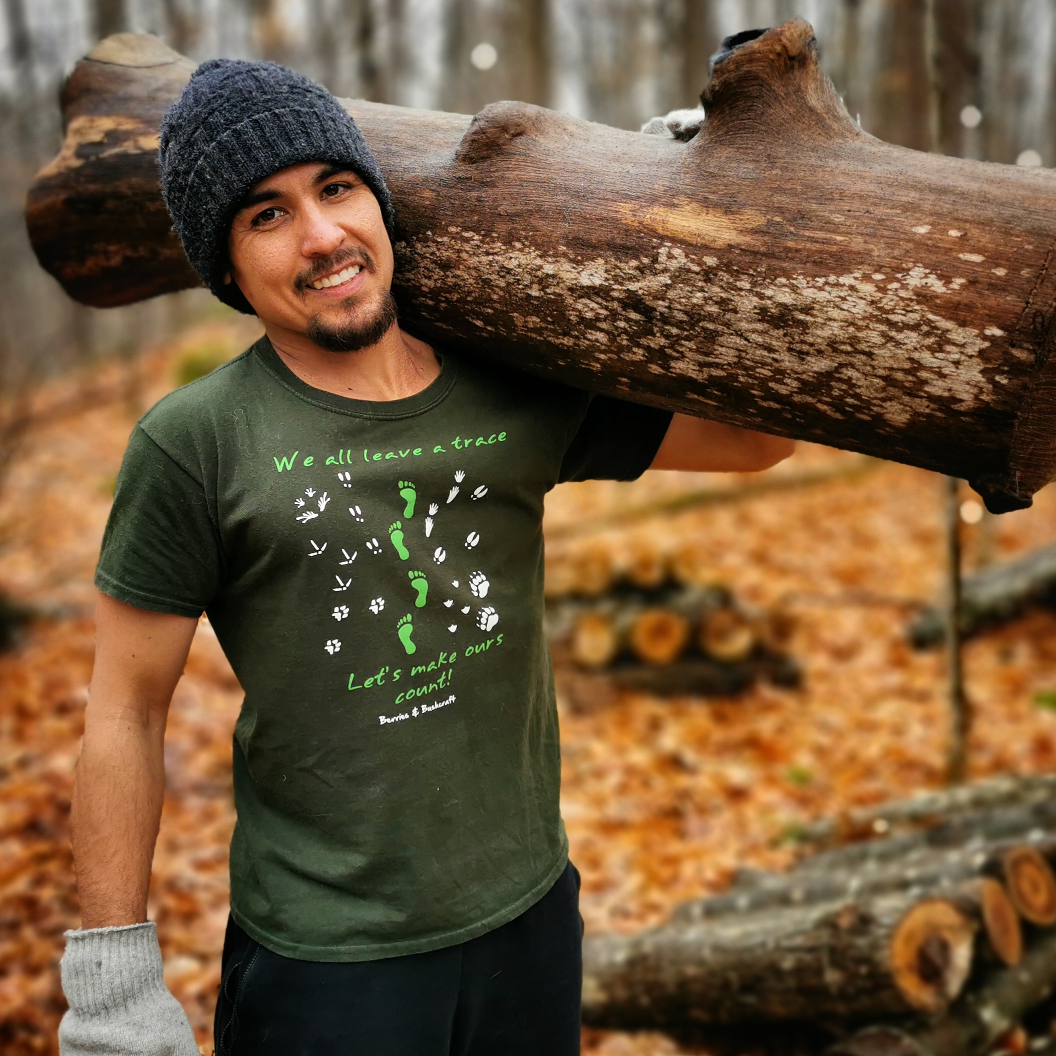 T-shirt - Animal Tracks "We All Leave a Trace. Let's make Ours Count!"