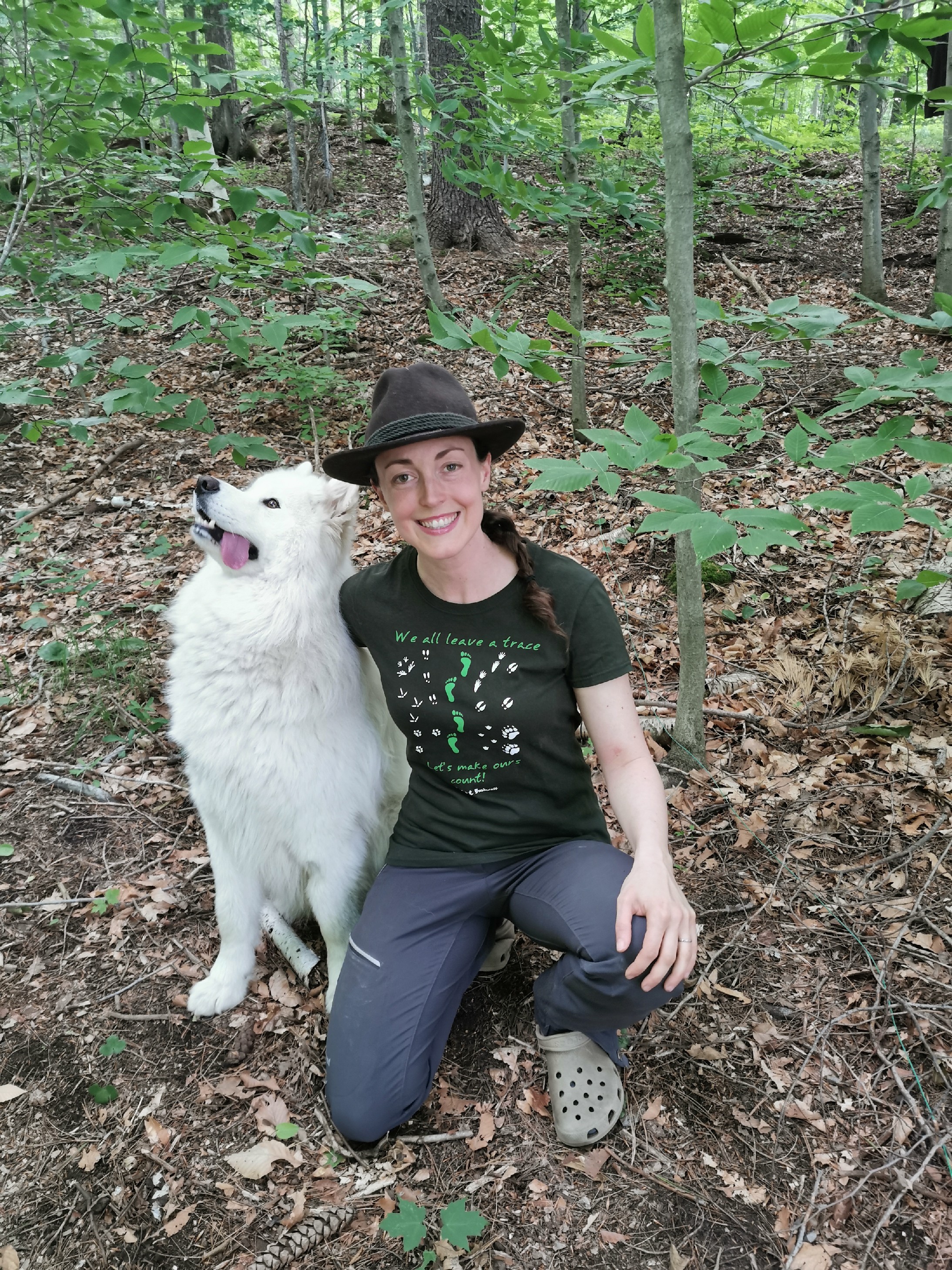 T-shirt - Animal Tracks "We All Leave a Trace. Let's make Ours Count!"