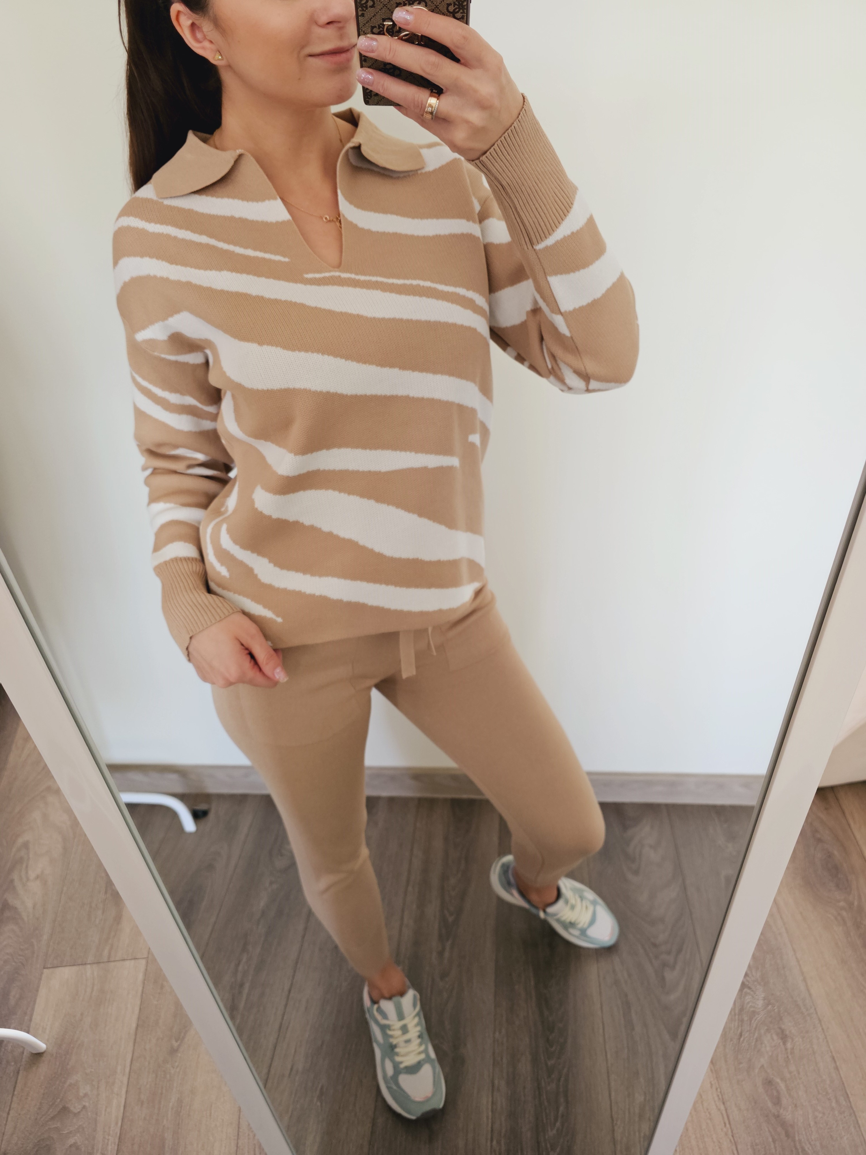 Laisvalaikio kostiumėlis ,,Caramel zebra"