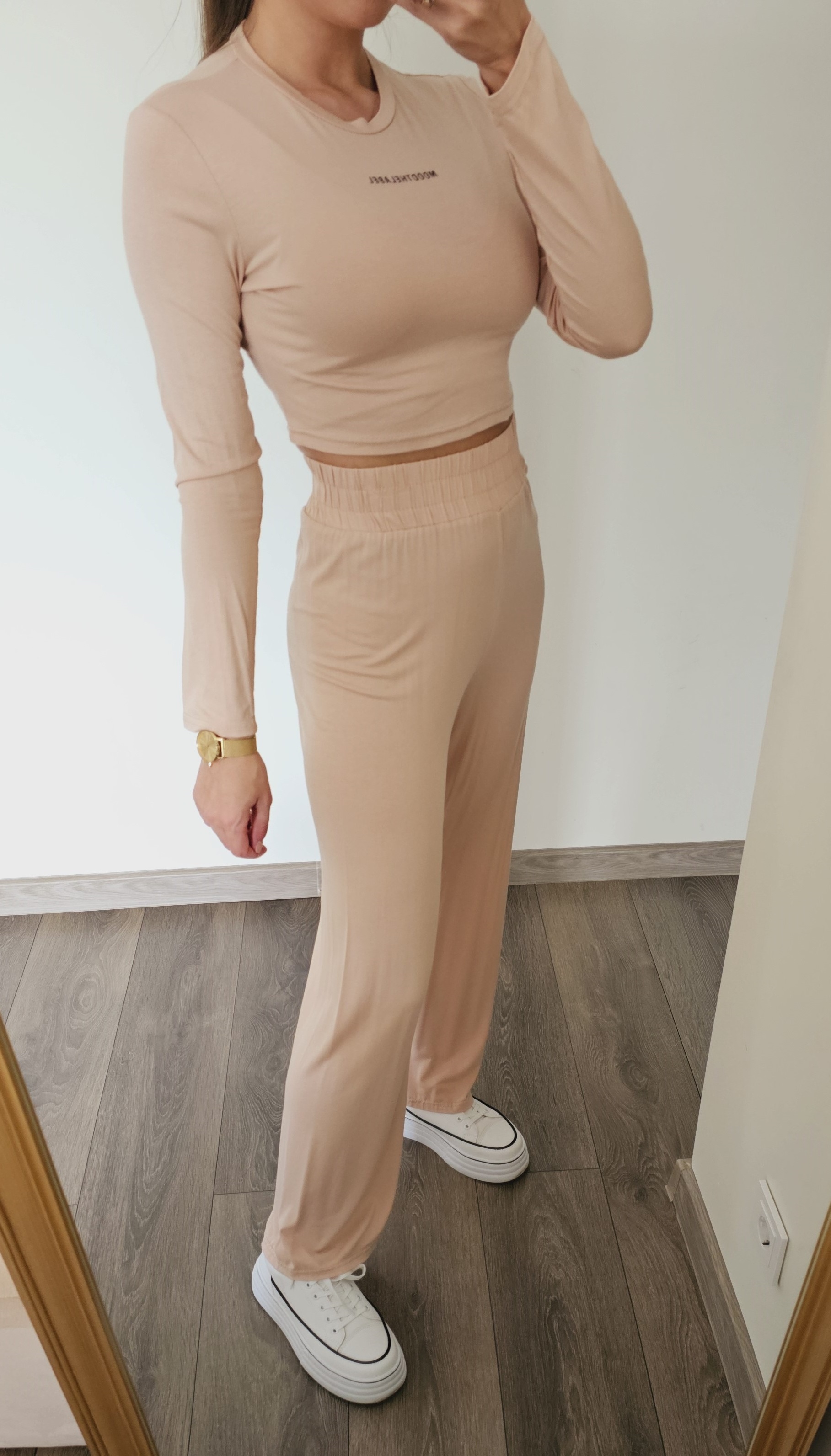 Laisvalaikio kostiumėlis ,,Creamy"