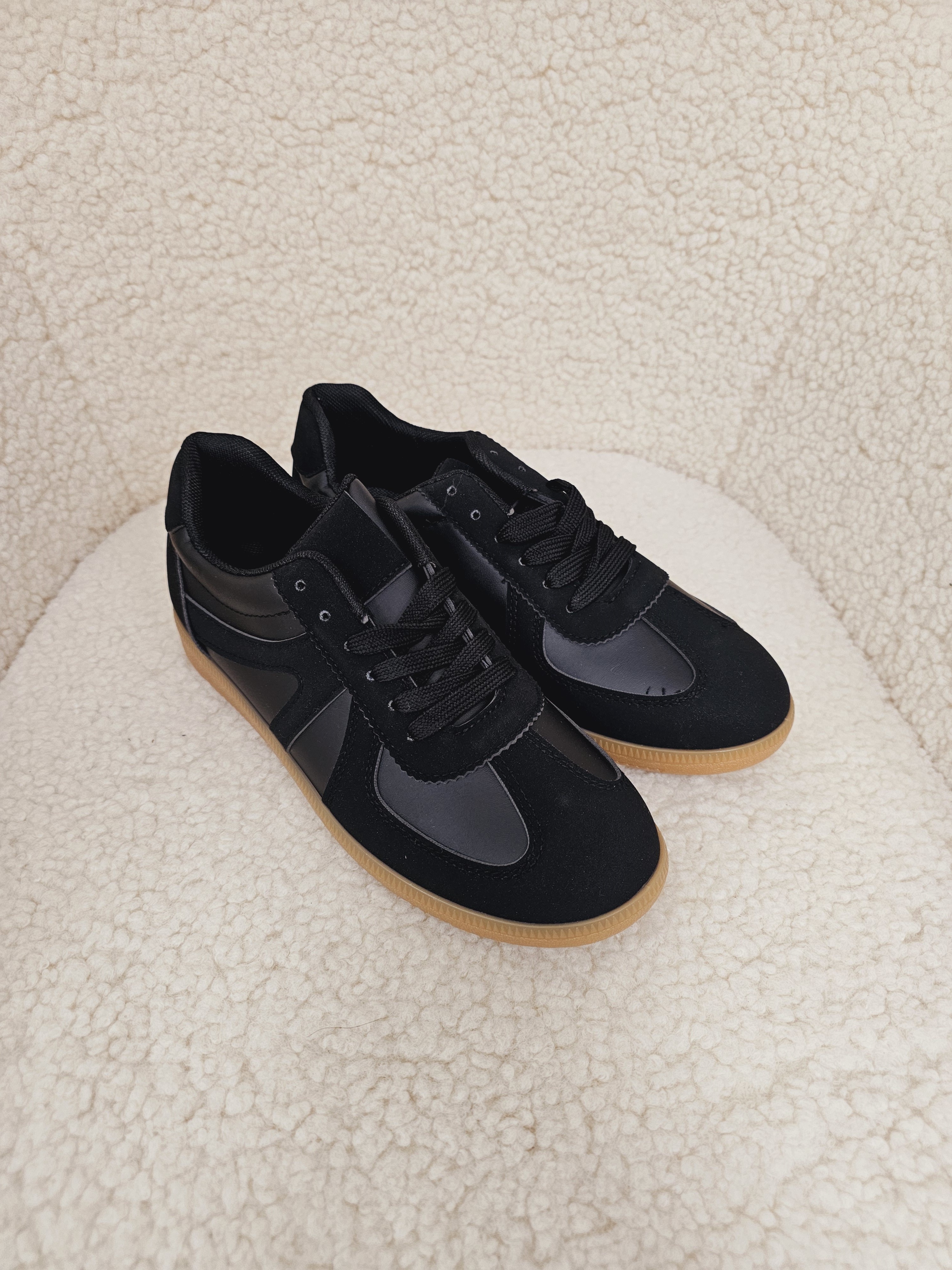 Laisvalaikio batai ,,Black gazelle"