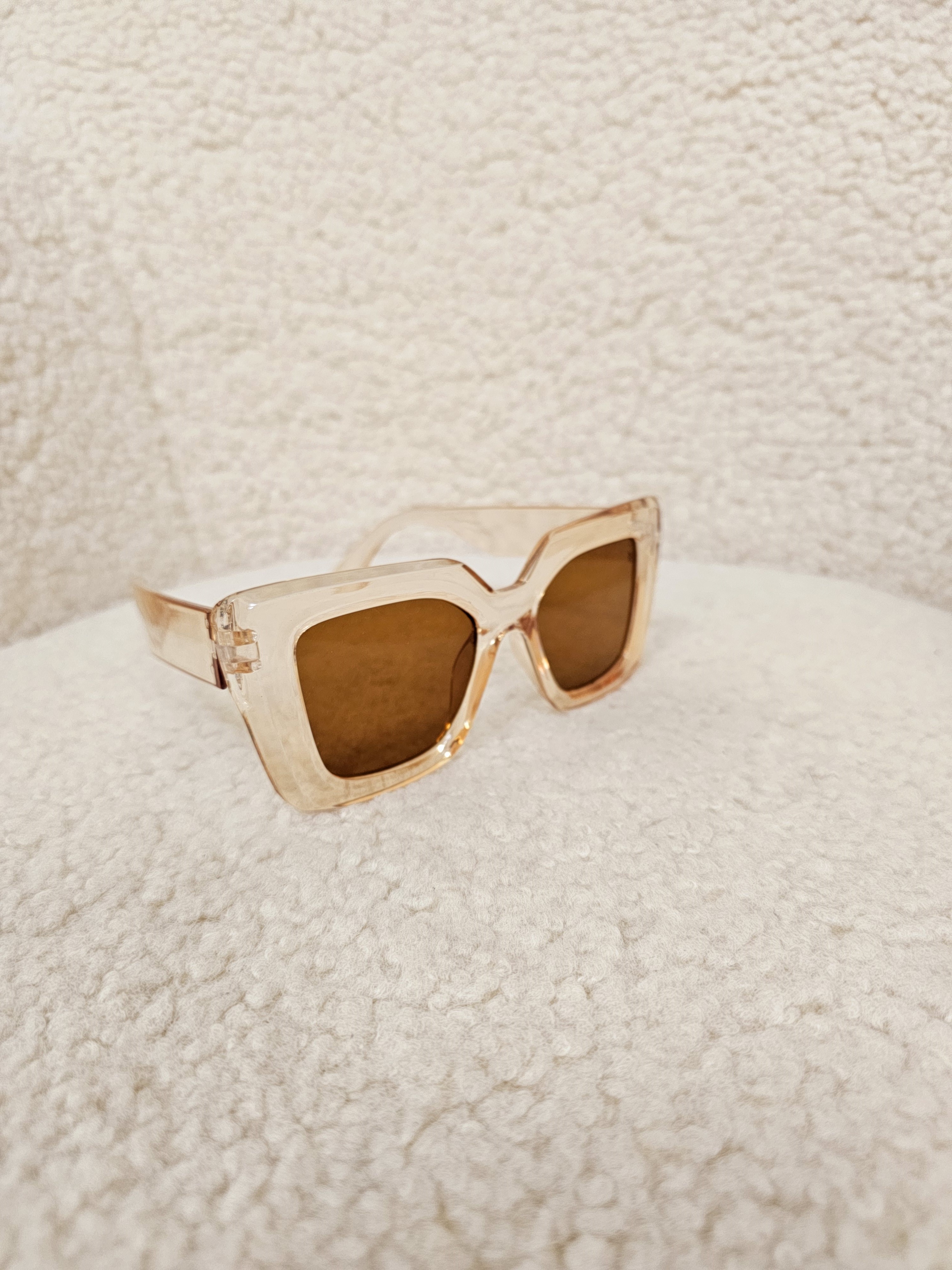 Akinukai ,,Beige"