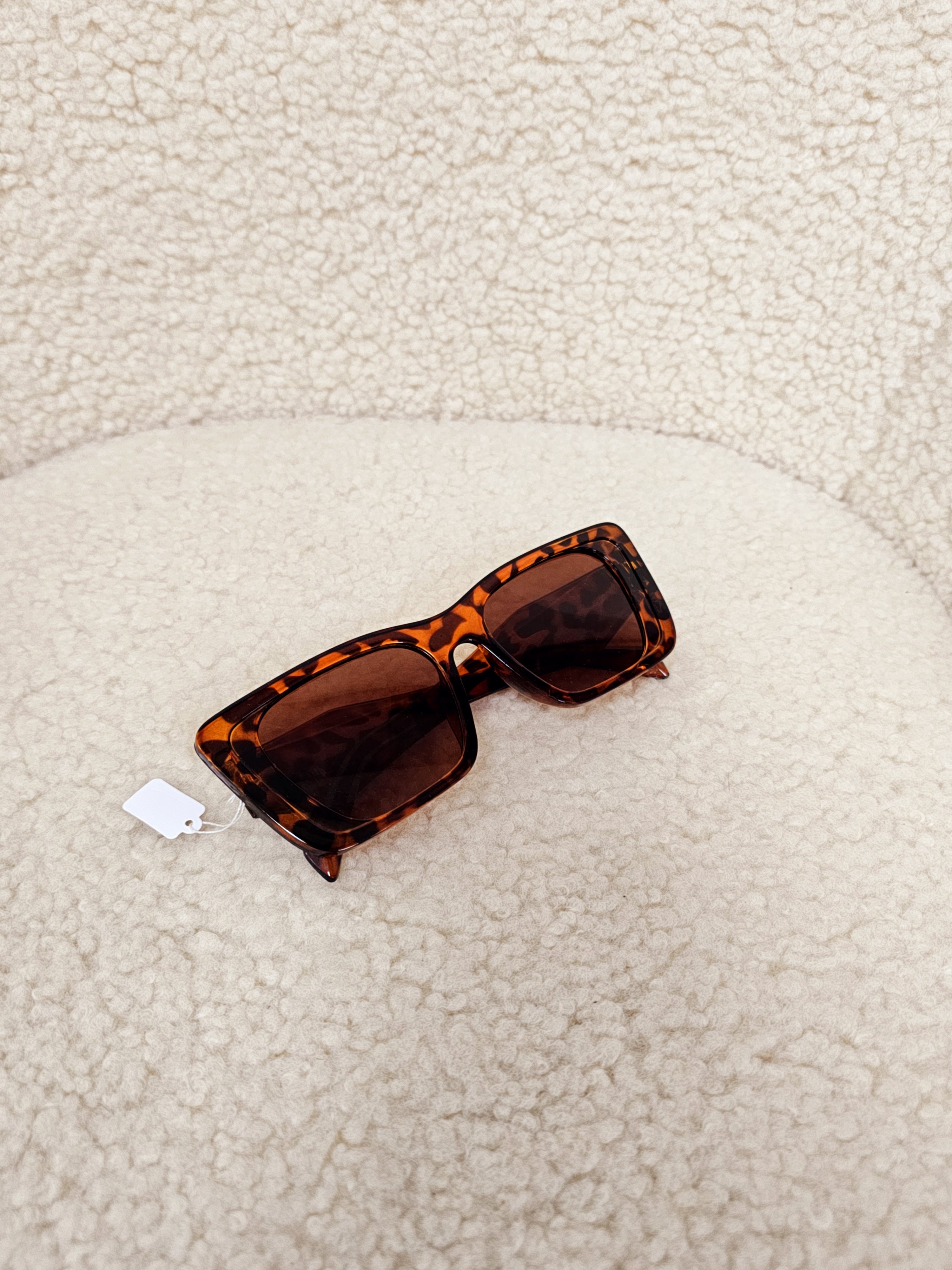 Akinukai ,,Brown leo"