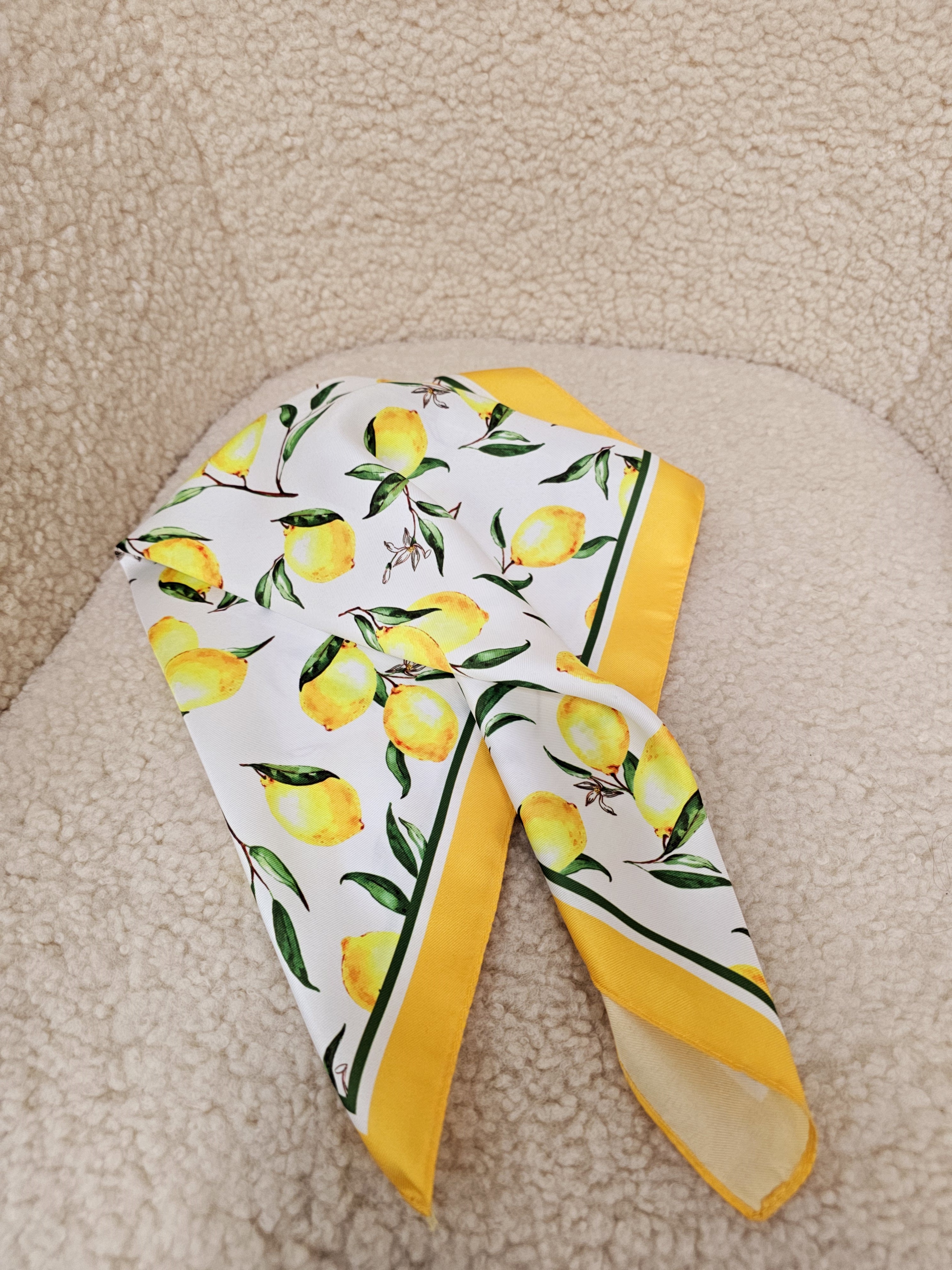 Skarelė ,,Lemons"