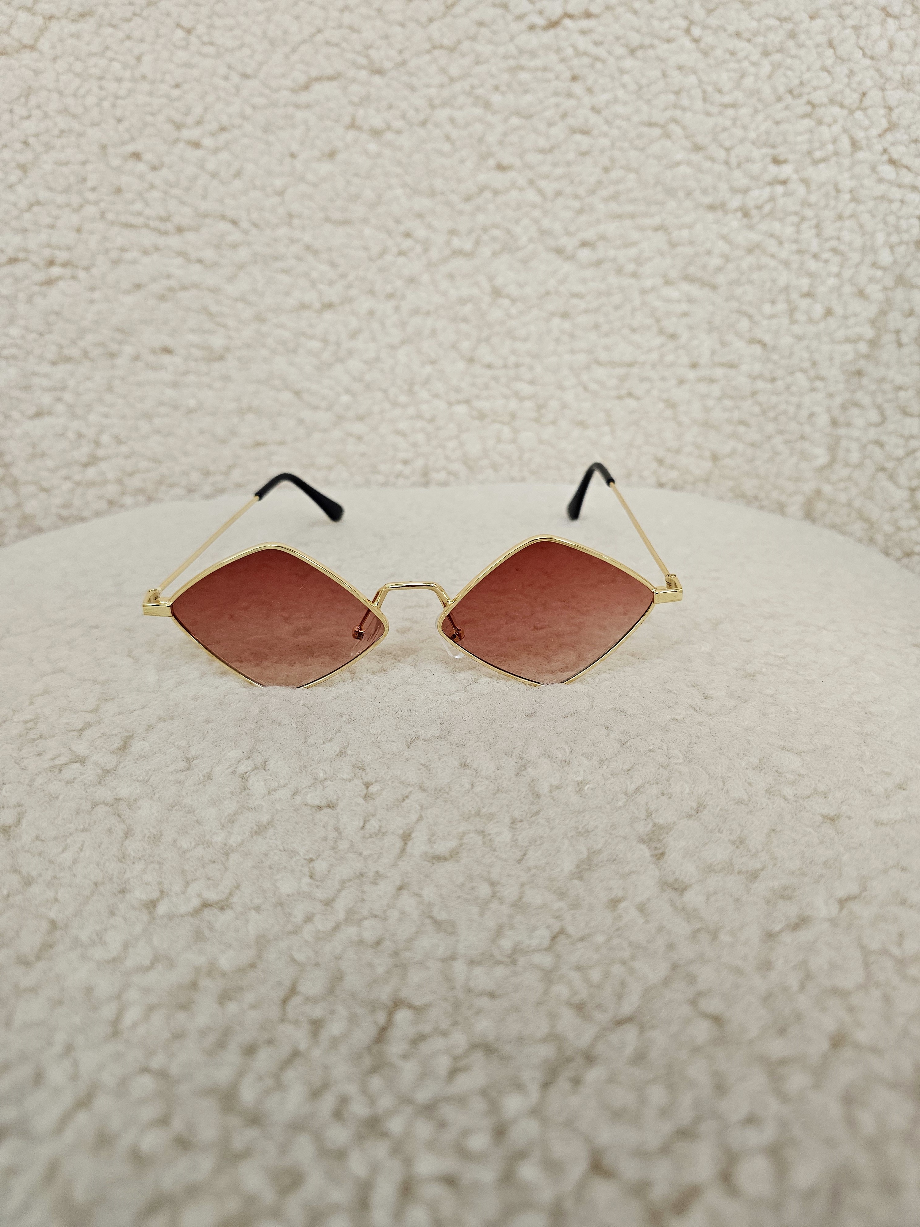 Akinukai ,,Brown retro"