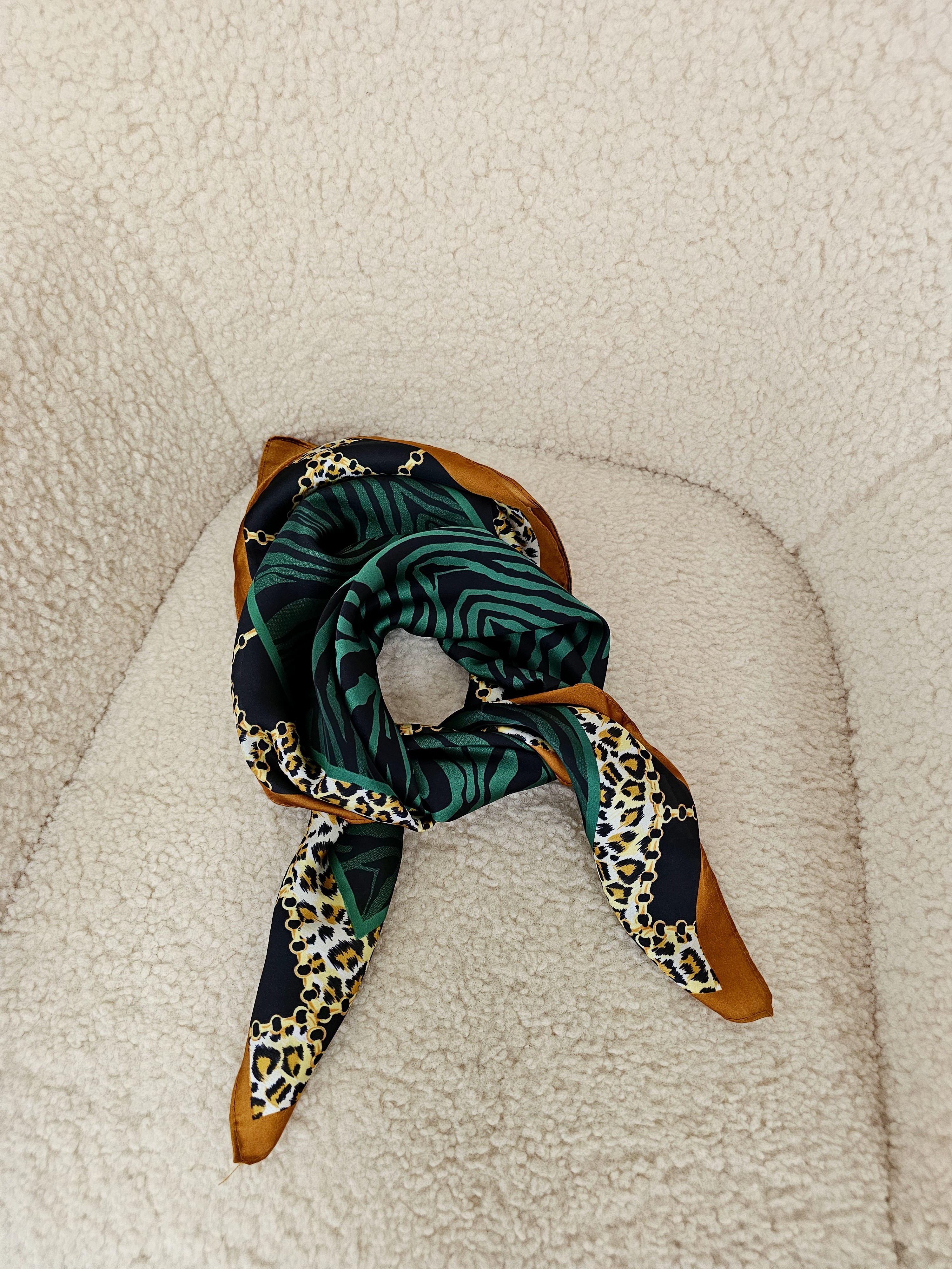 Skarelė ,,Green zebra"