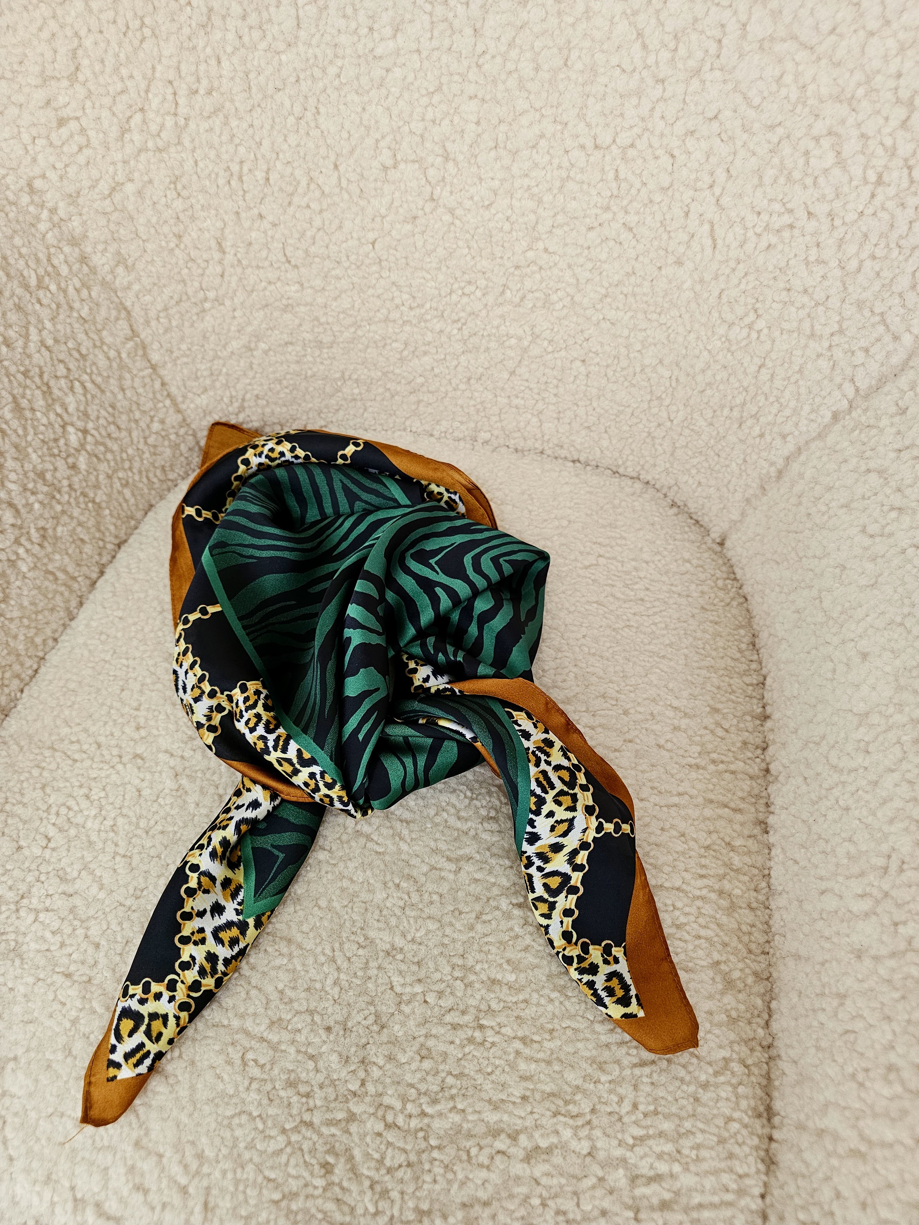Skarelė ,,Green zebra"