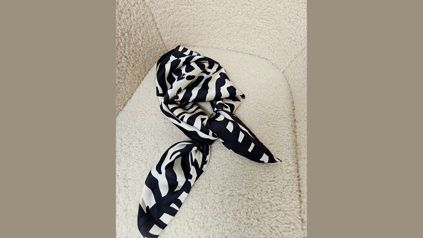 Skarelė ,,Black zebra"