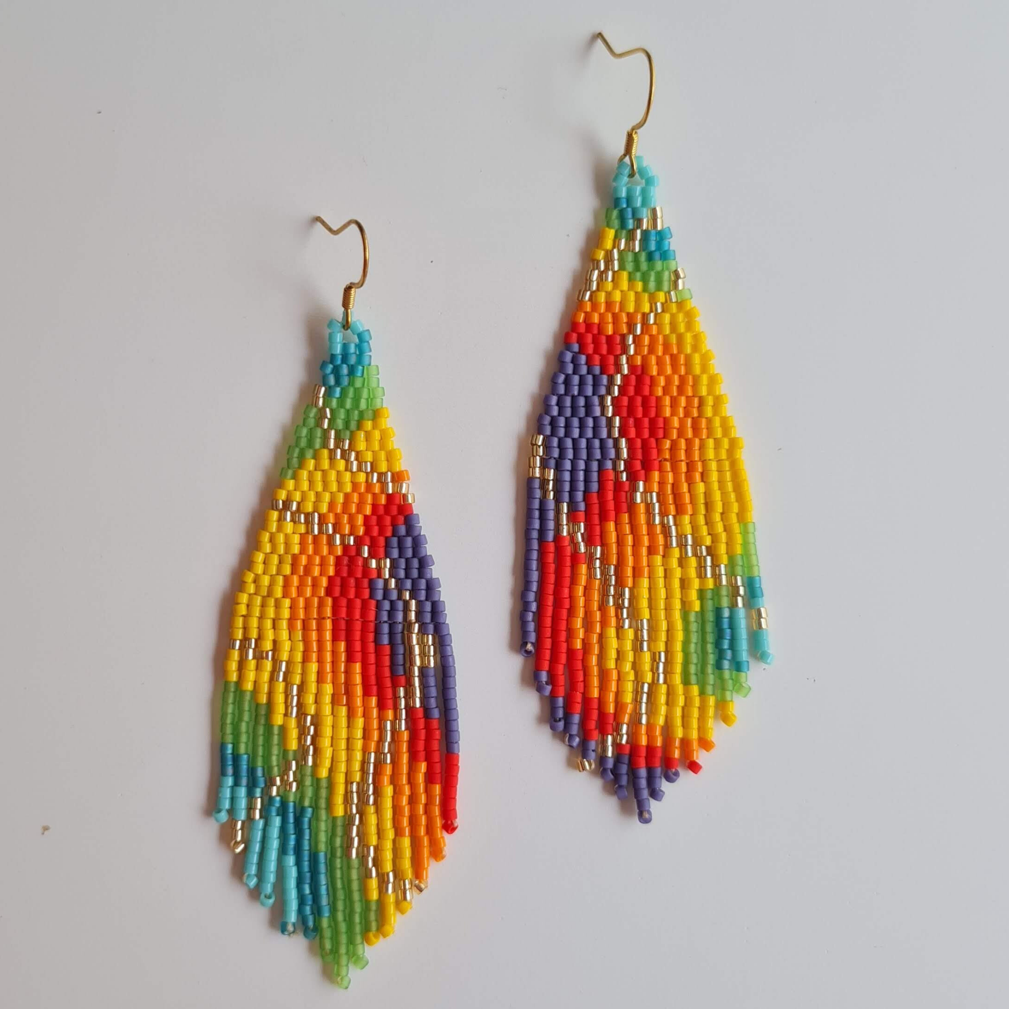 Waves of Colors Fringe Earrings Pattern with Word Chart