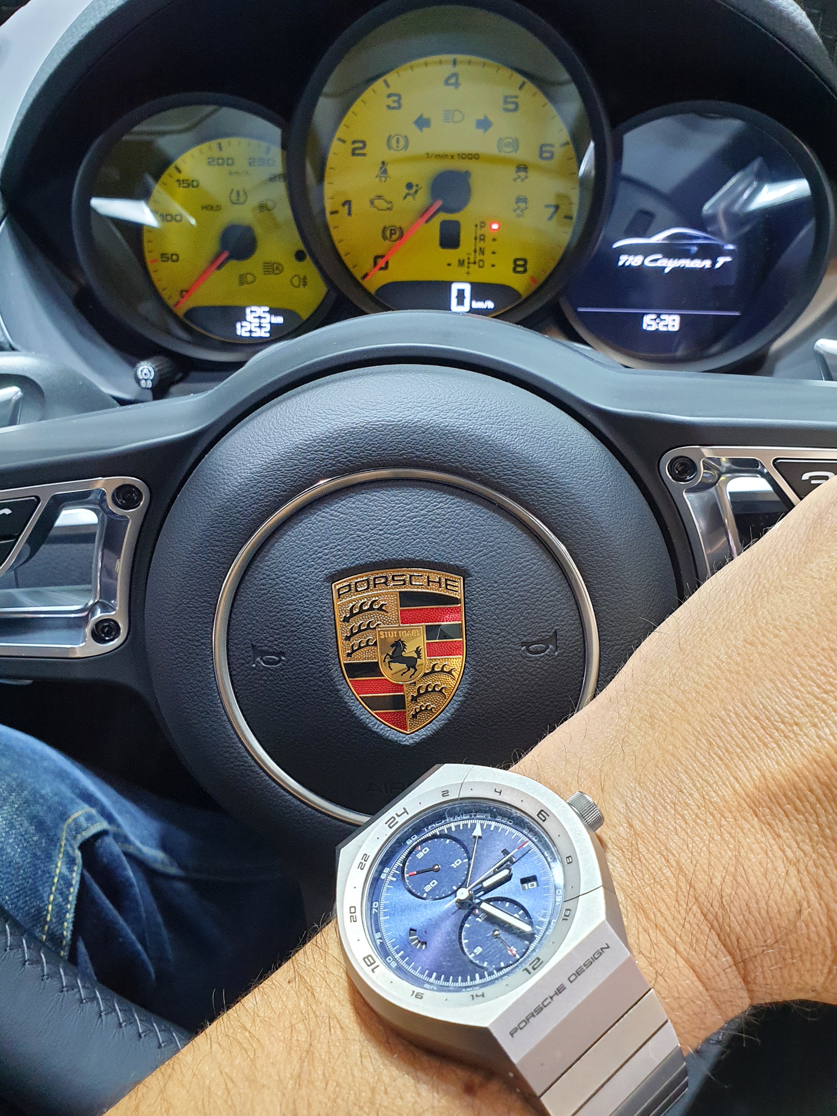 2017 Porsche Design Monobloc Actuator GMT-Chronotimer