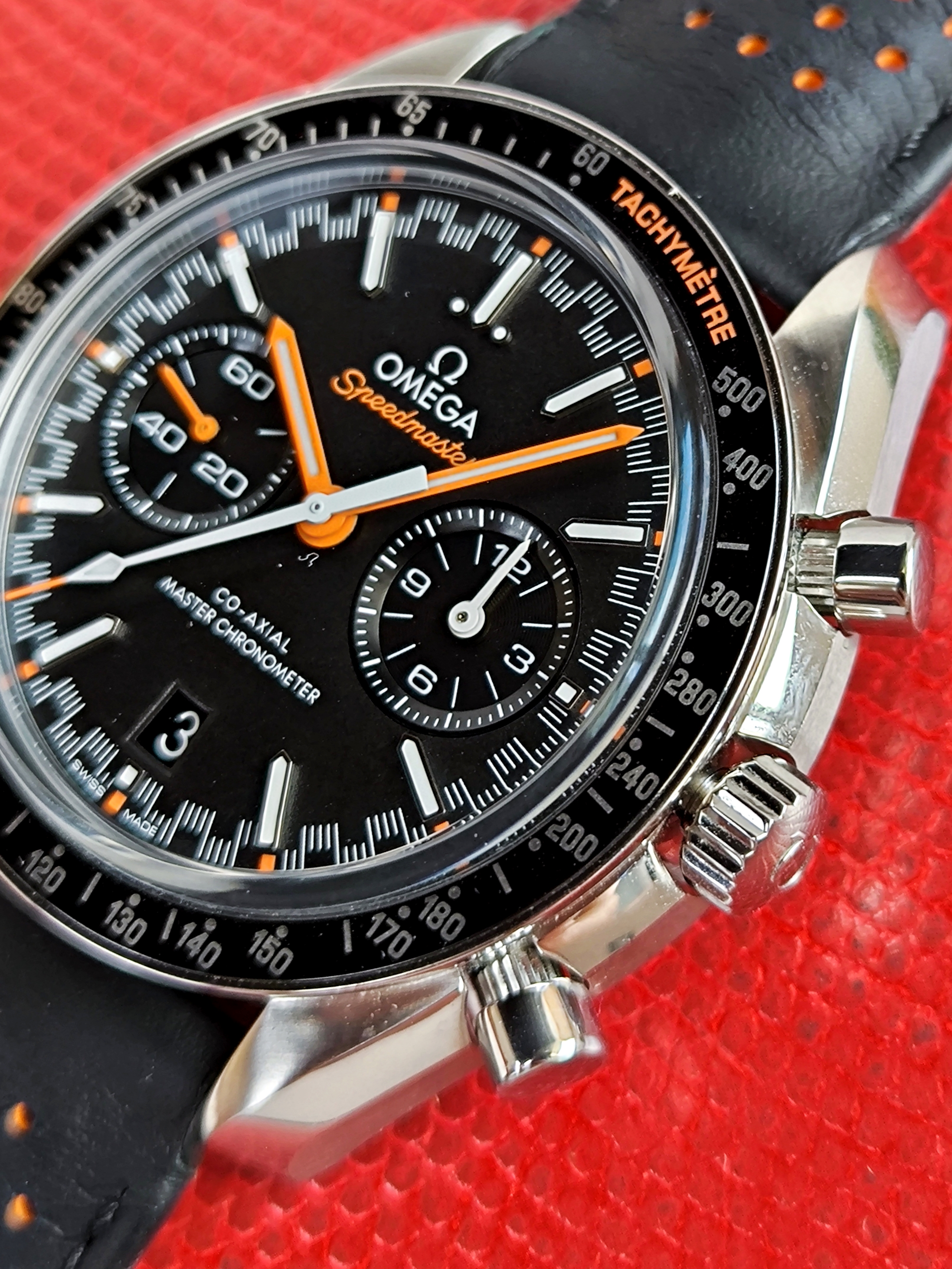 Speedmaster Racing Master Chronometer 329.32.44.51.01.001