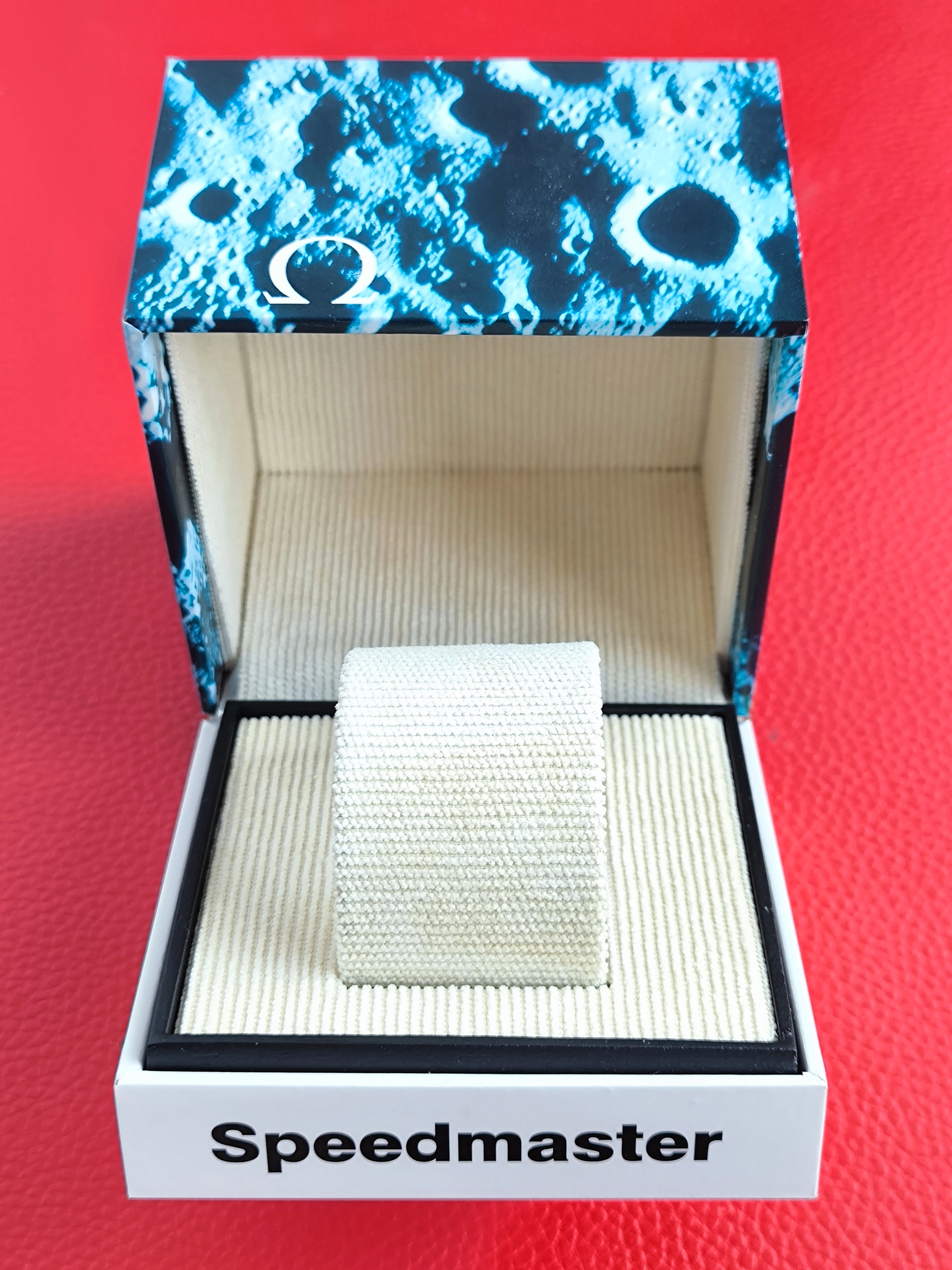 Box for Omega Speedmaster