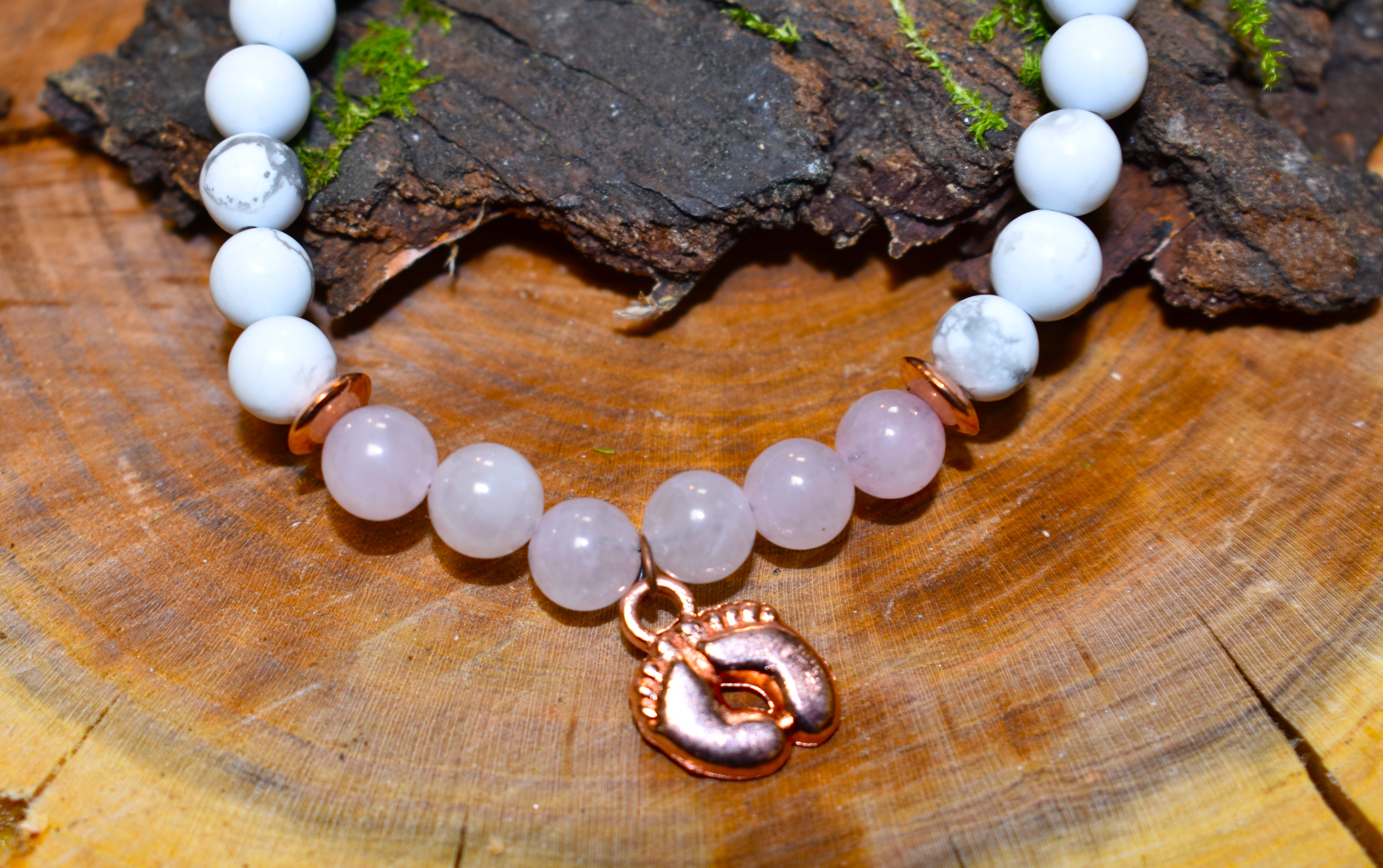 Bracelet  Quartz rose et Howlite petits pieds rose doré