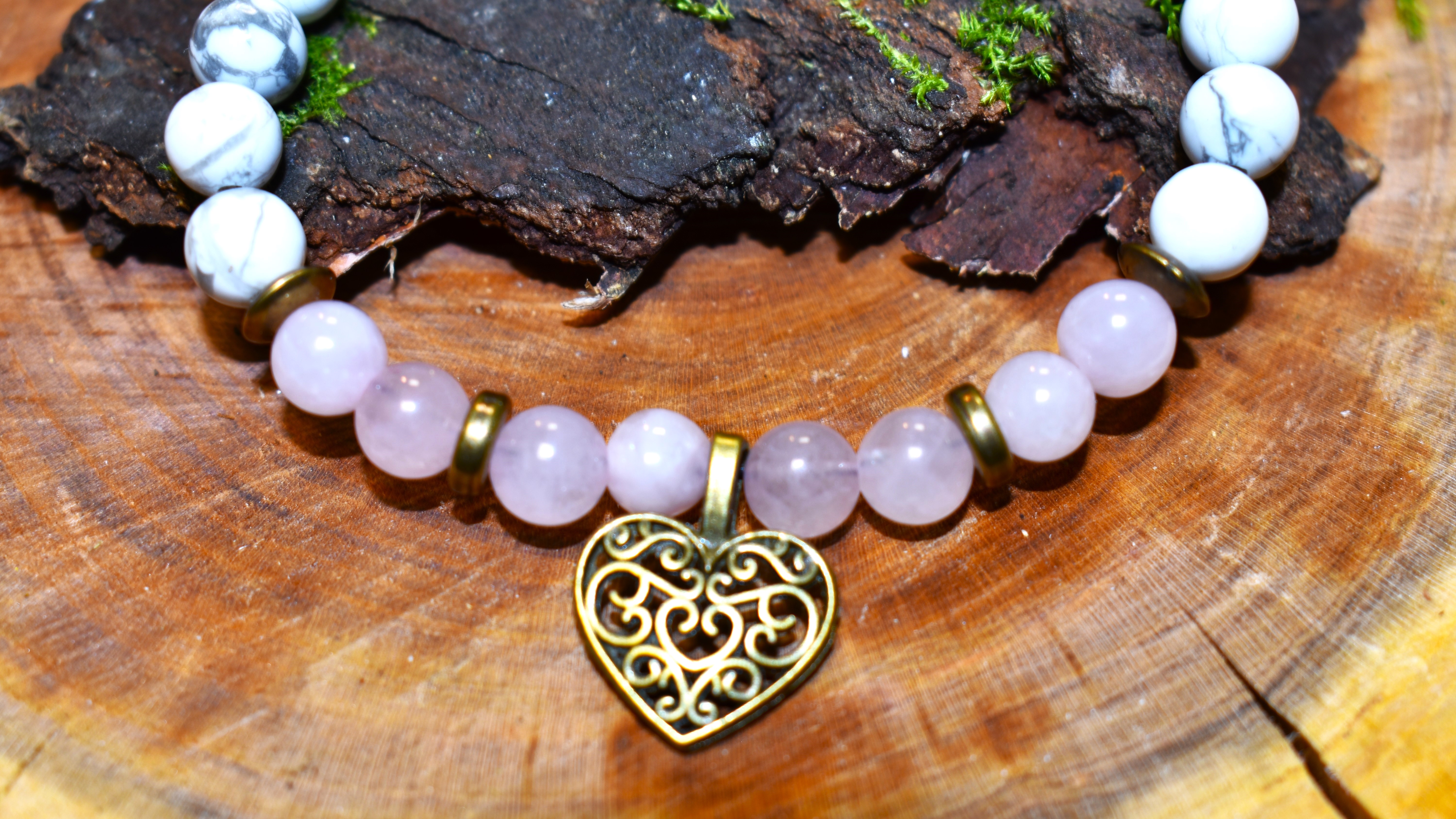 Bracelet  Quartz rose et Howlite coeur couleurs bronze