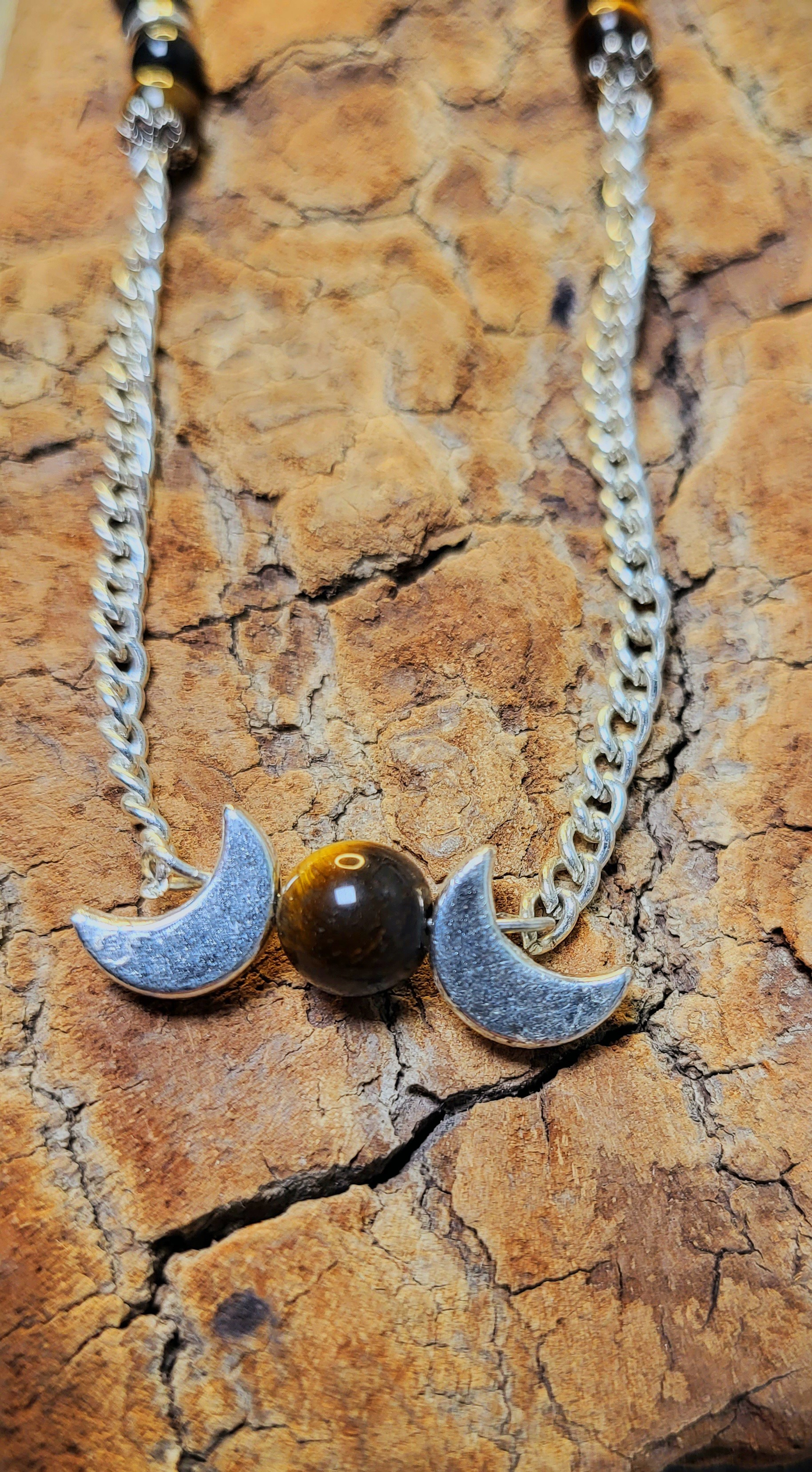 Collier triple lune et Oeil de tigre