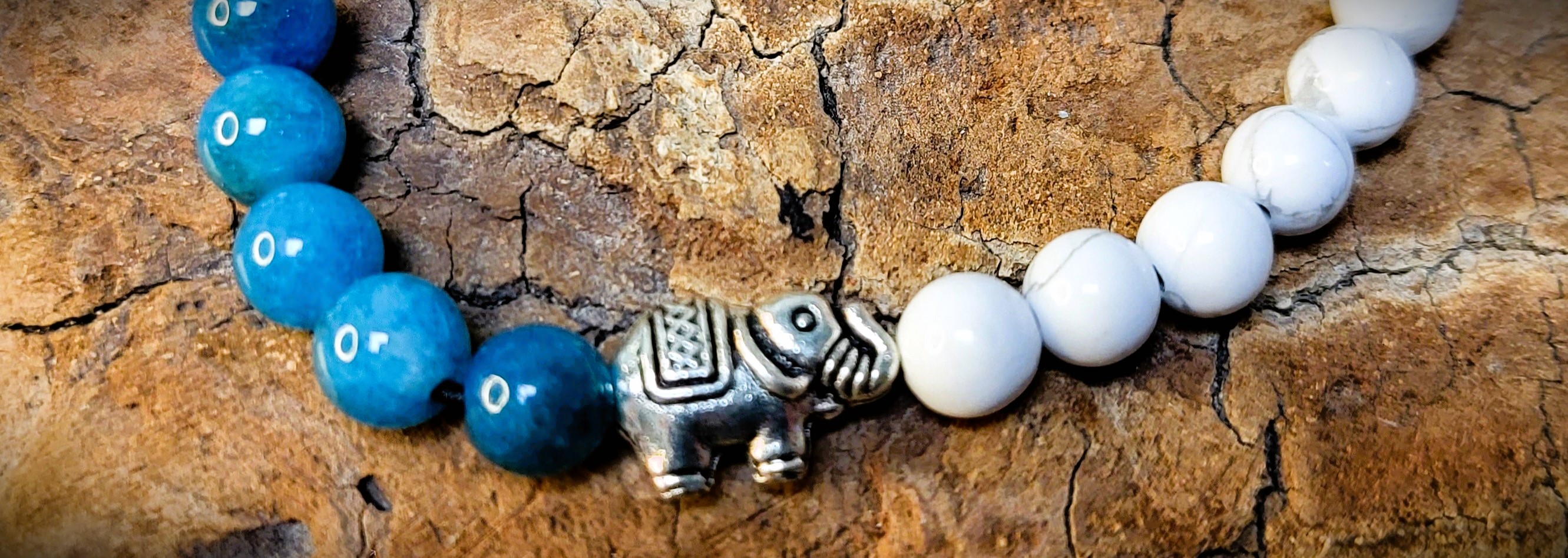 Bracelet Apatite et Howlite éléphant argenté