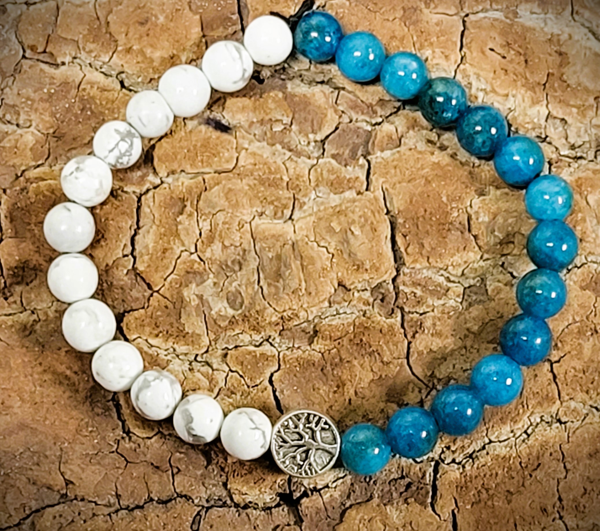 Bracelet Apatite et Howlite arbre de vie argenté