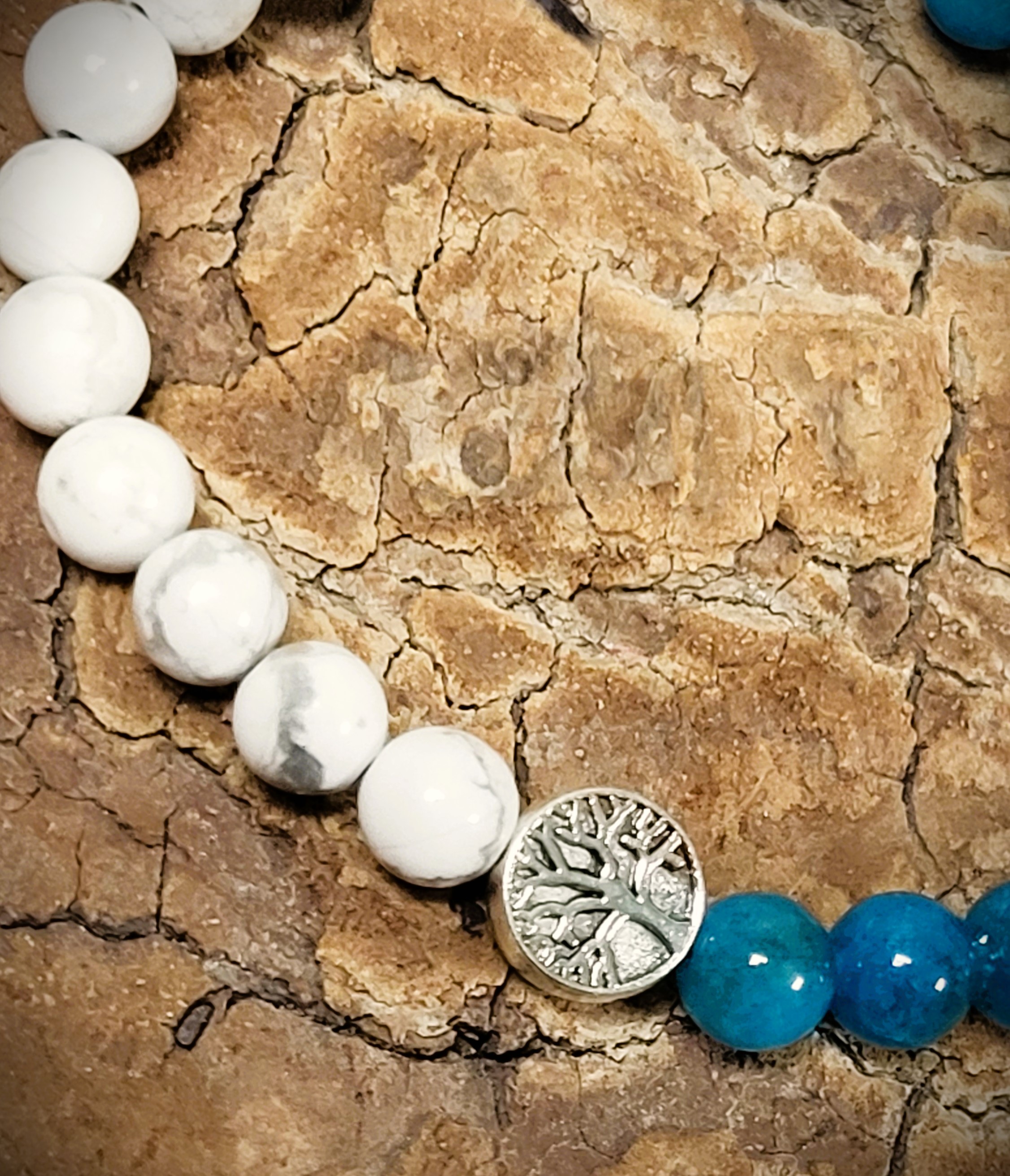 Bracelet Apatite et Howlite arbre de vie argenté