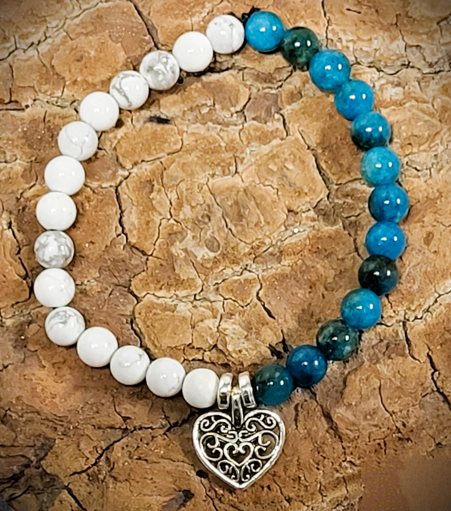 Bracelet Apatite et Howlite coeur argenté