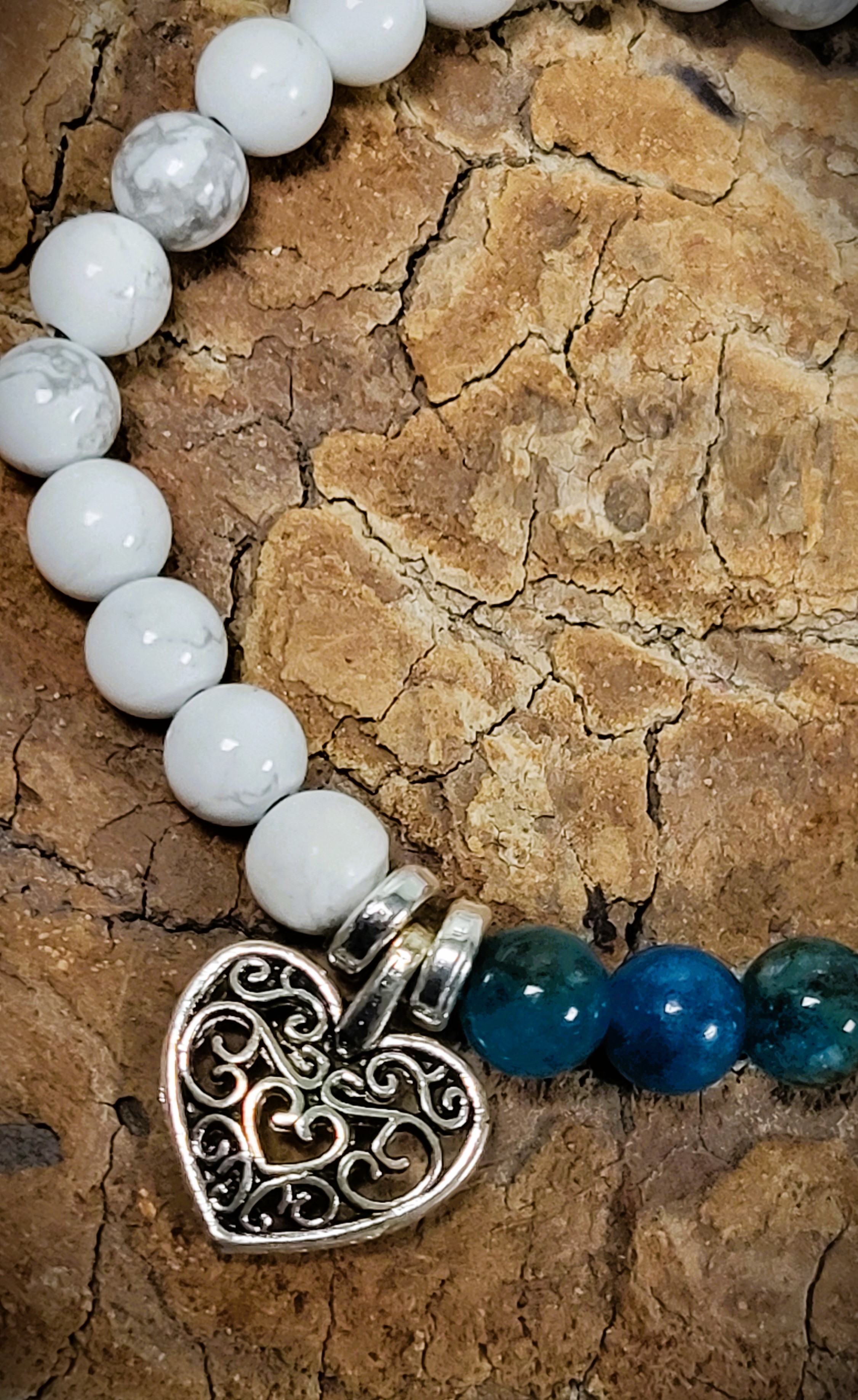 Bracelet Apatite et Howlite coeur argenté