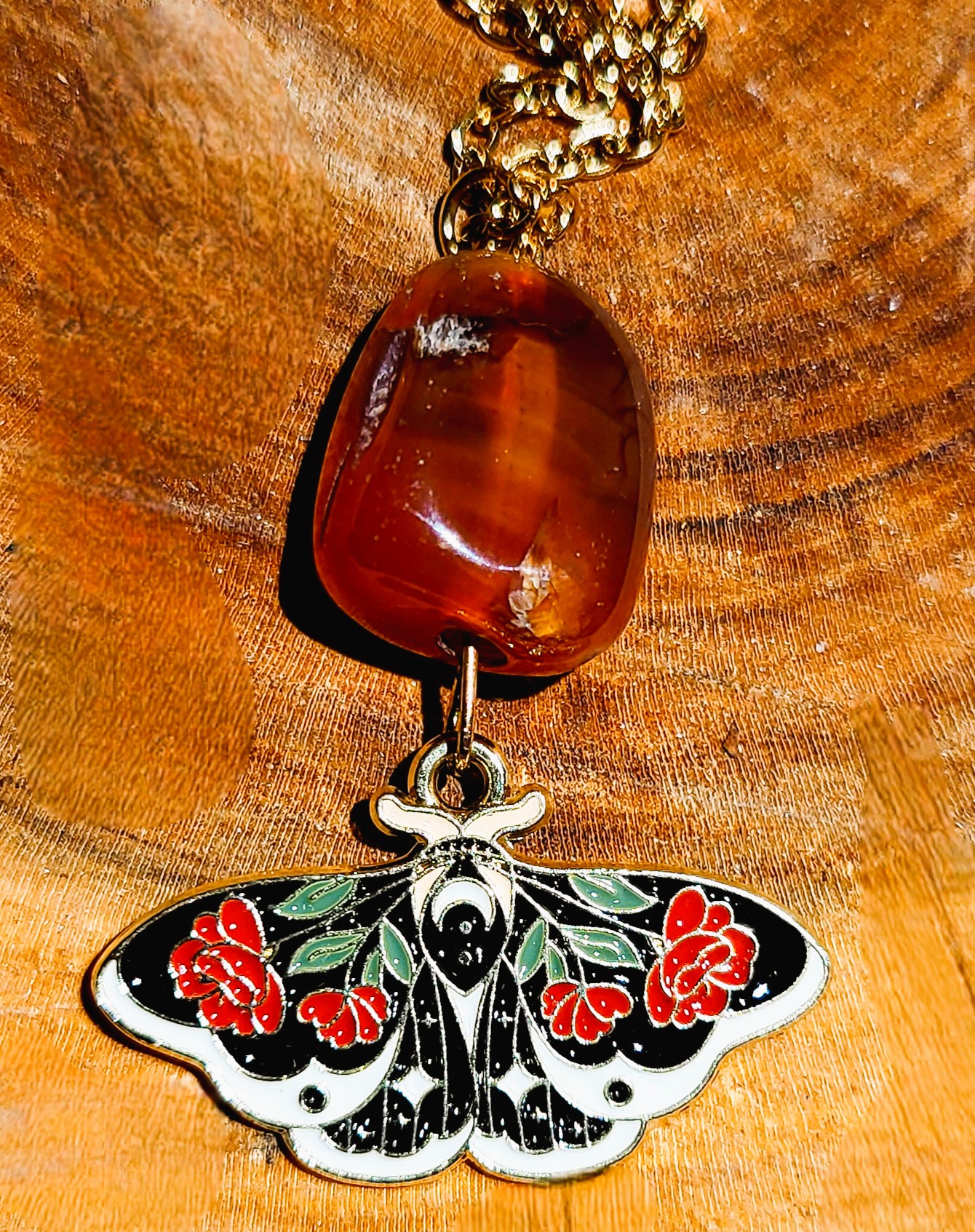 Collier Papillon de nuit délicat