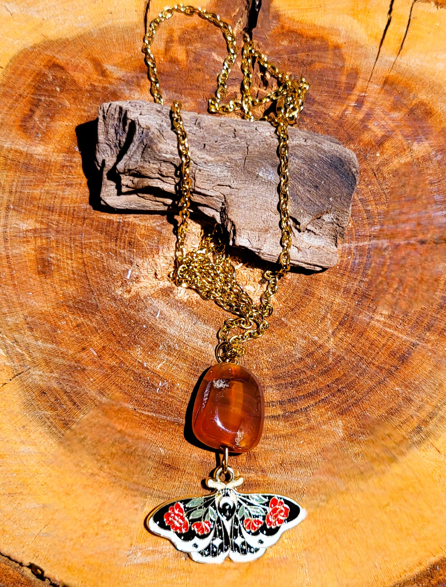 Collier Papillon de nuit délicat