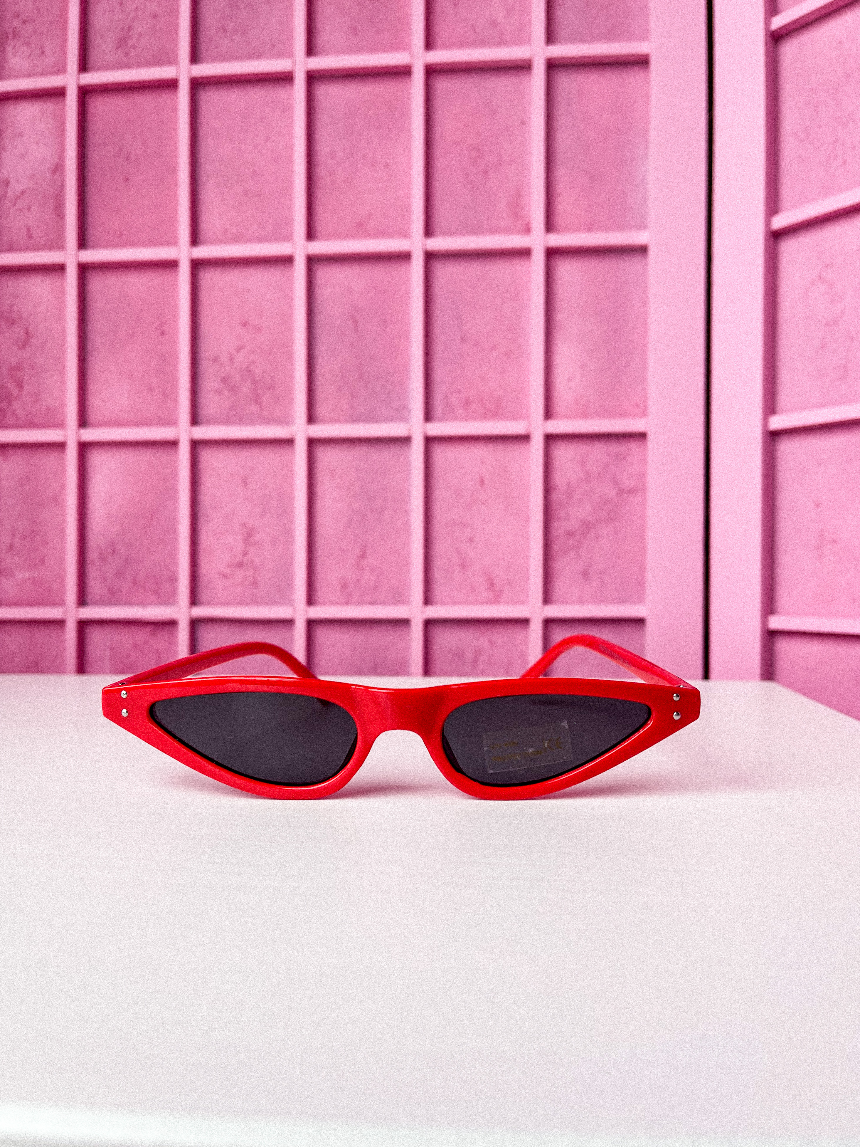 FASHIONISTOS raudoni akiniai