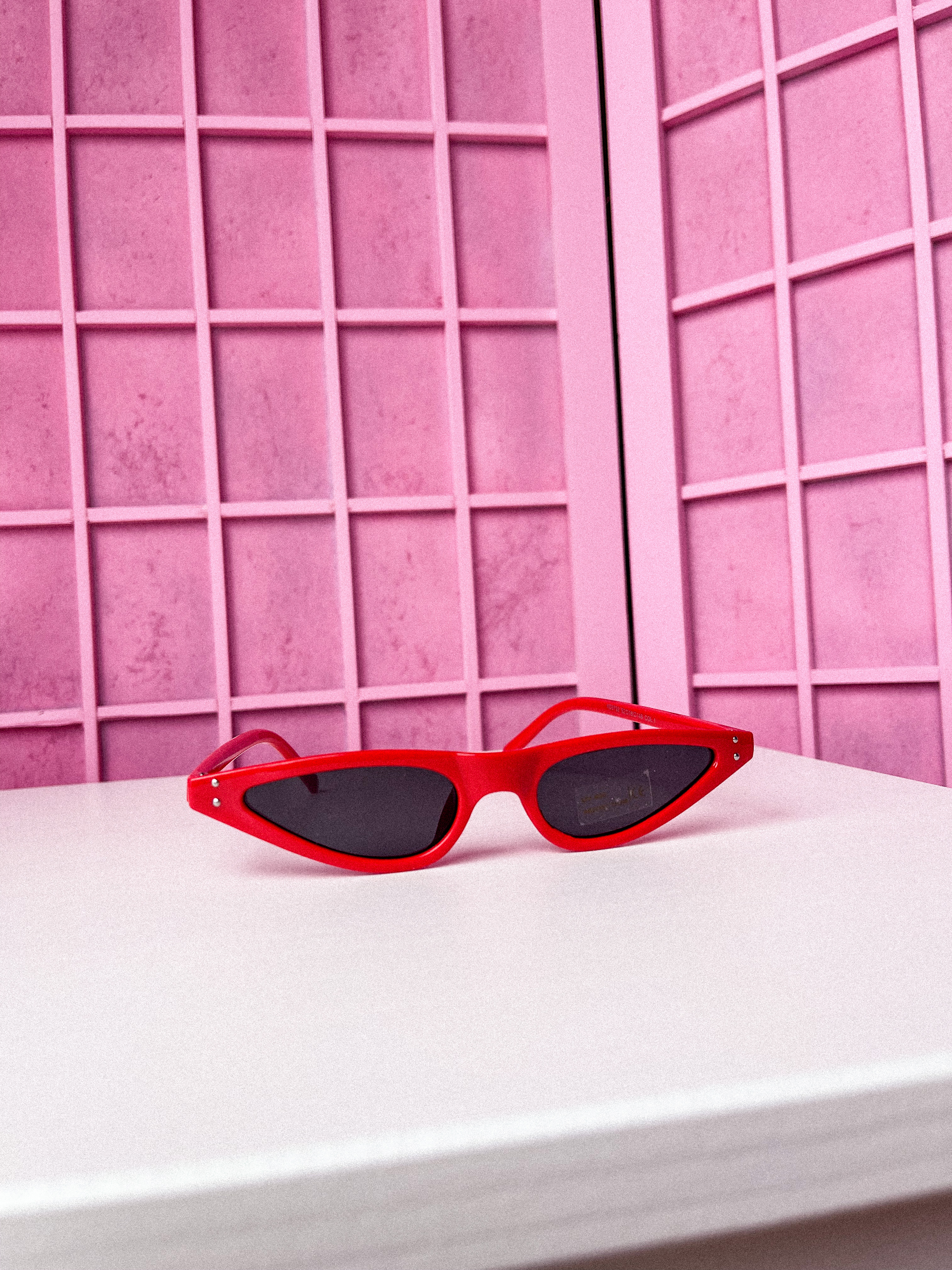 FASHIONISTOS raudoni akiniai