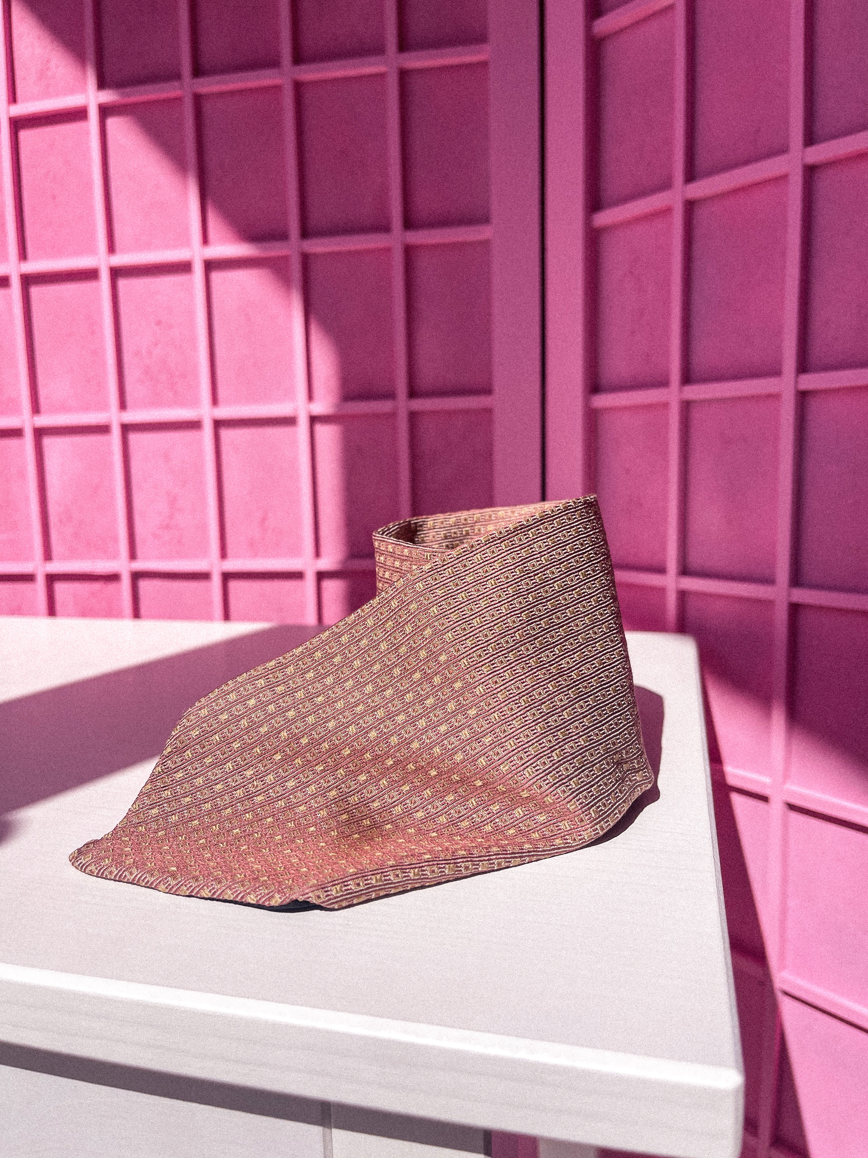 BOSS pastelinis kaklaraištis