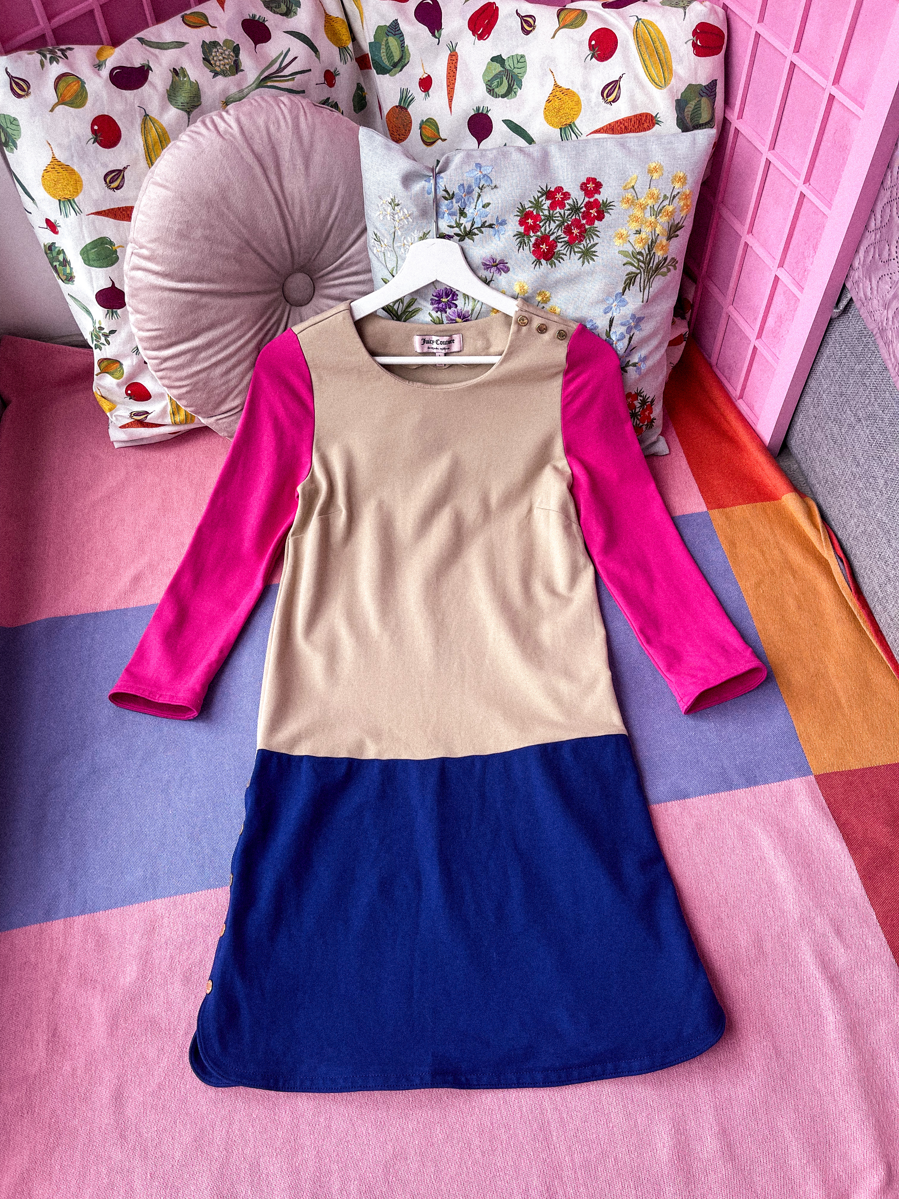 JUICY COUTURE spalvinga suknelė