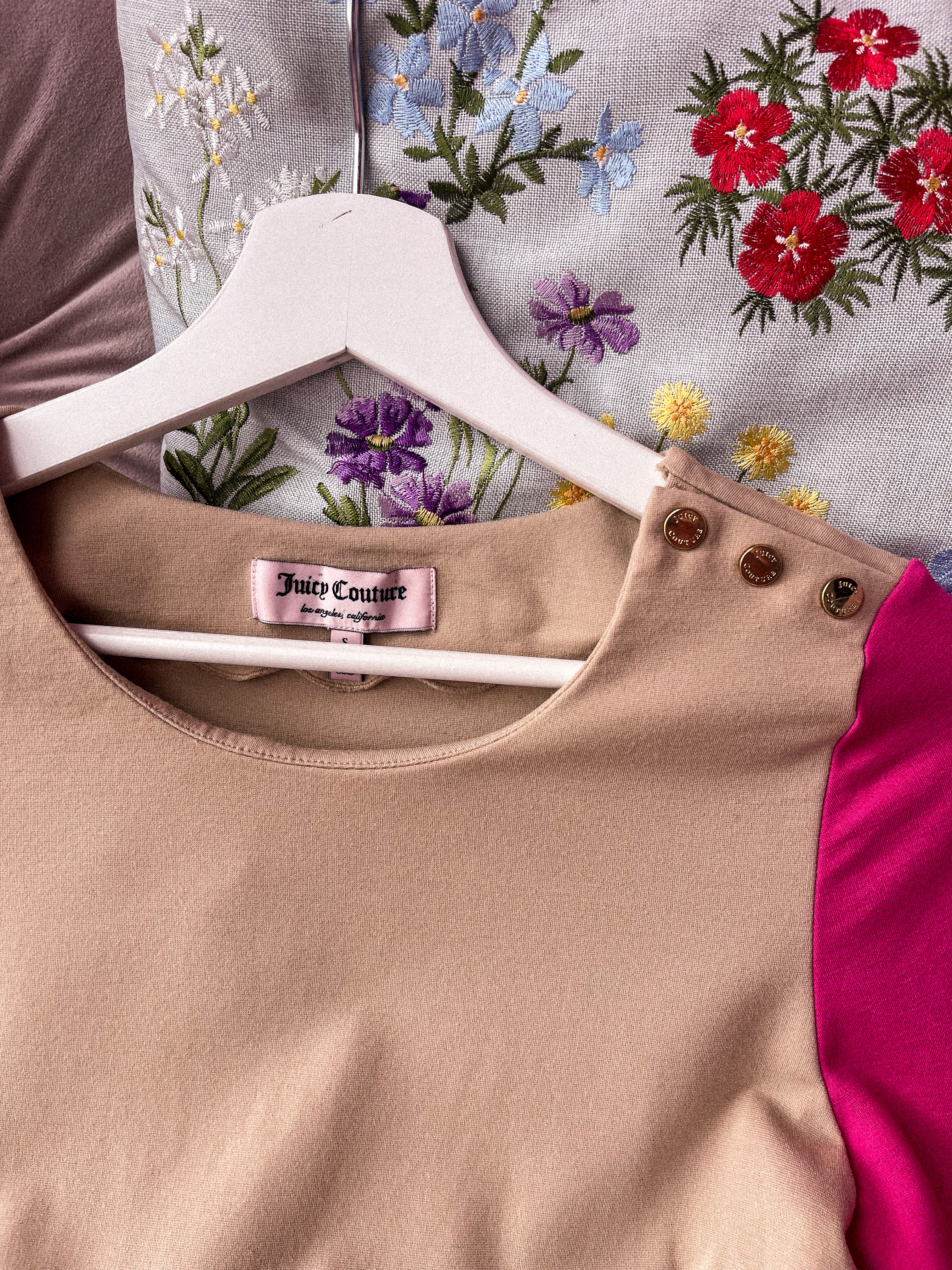JUICY COUTURE spalvinga suknelė