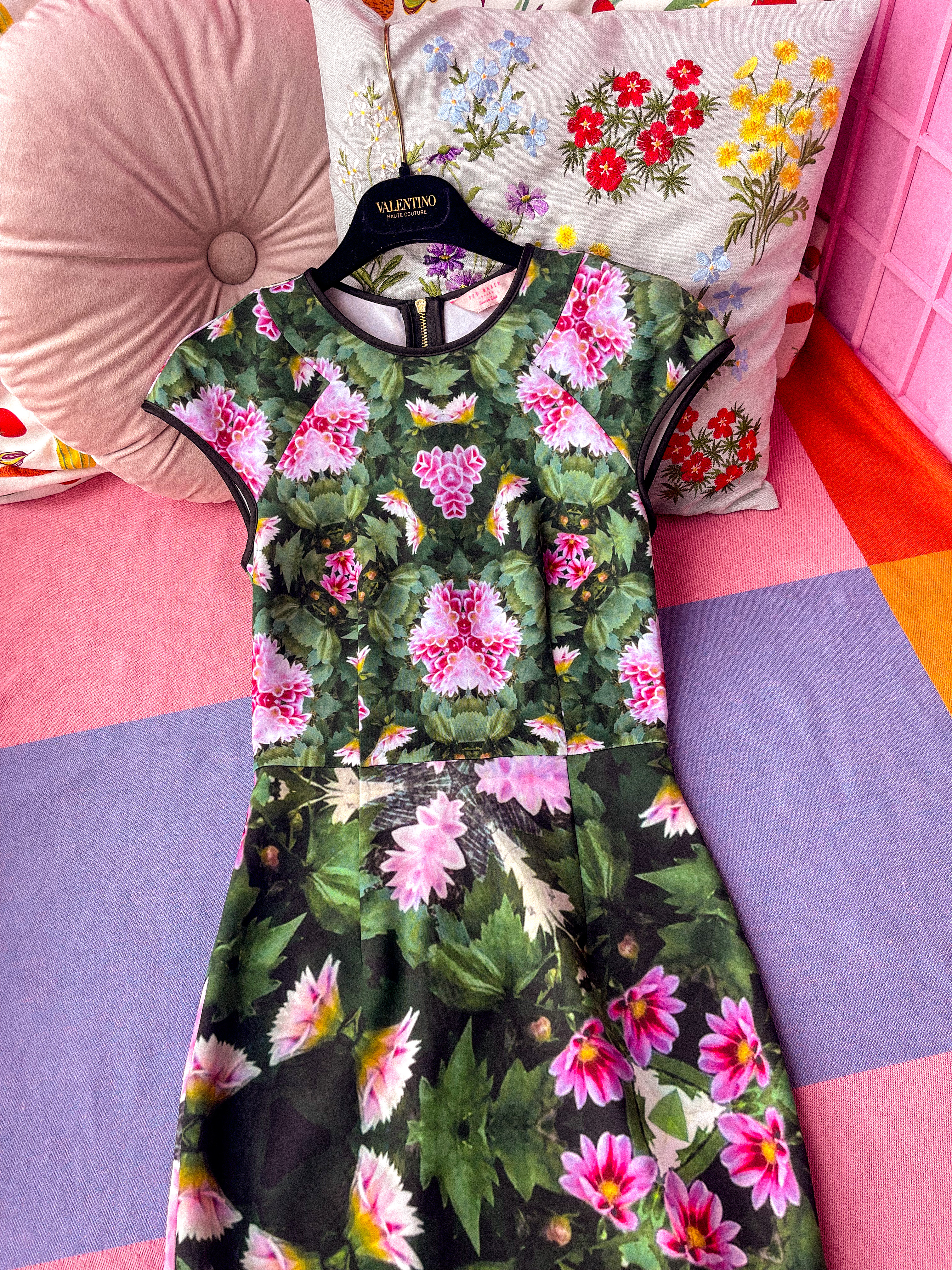TED BAKER gėlėta suknelė