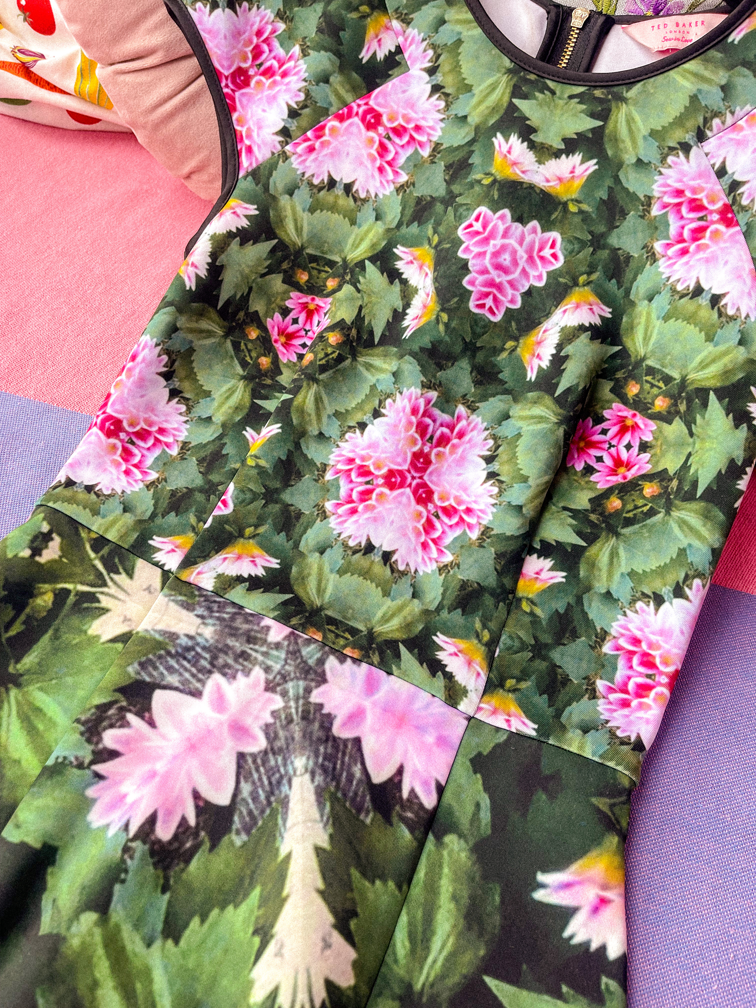 TED BAKER gėlėta suknelė