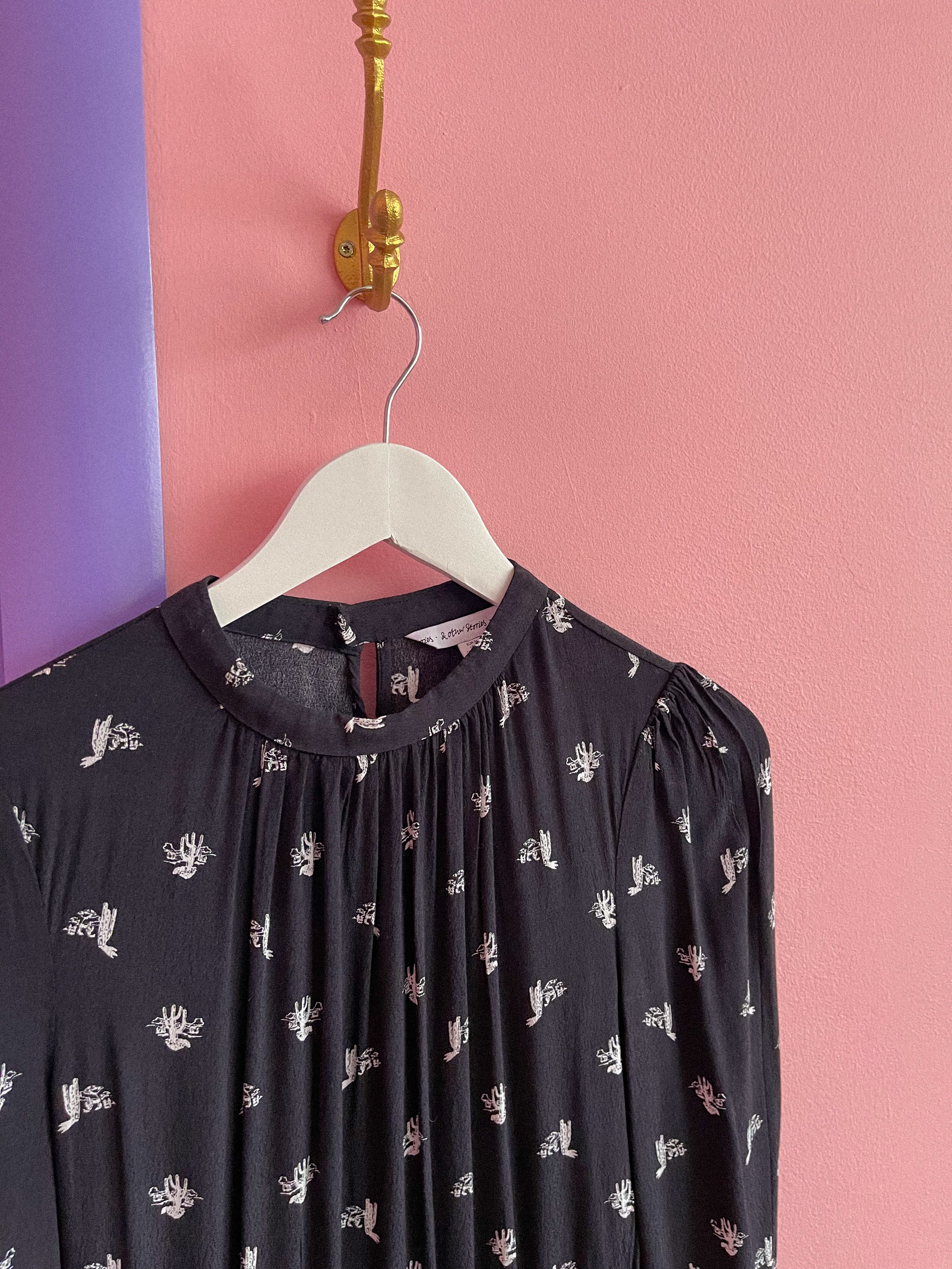 & OTHER STORIES juoda suknelė