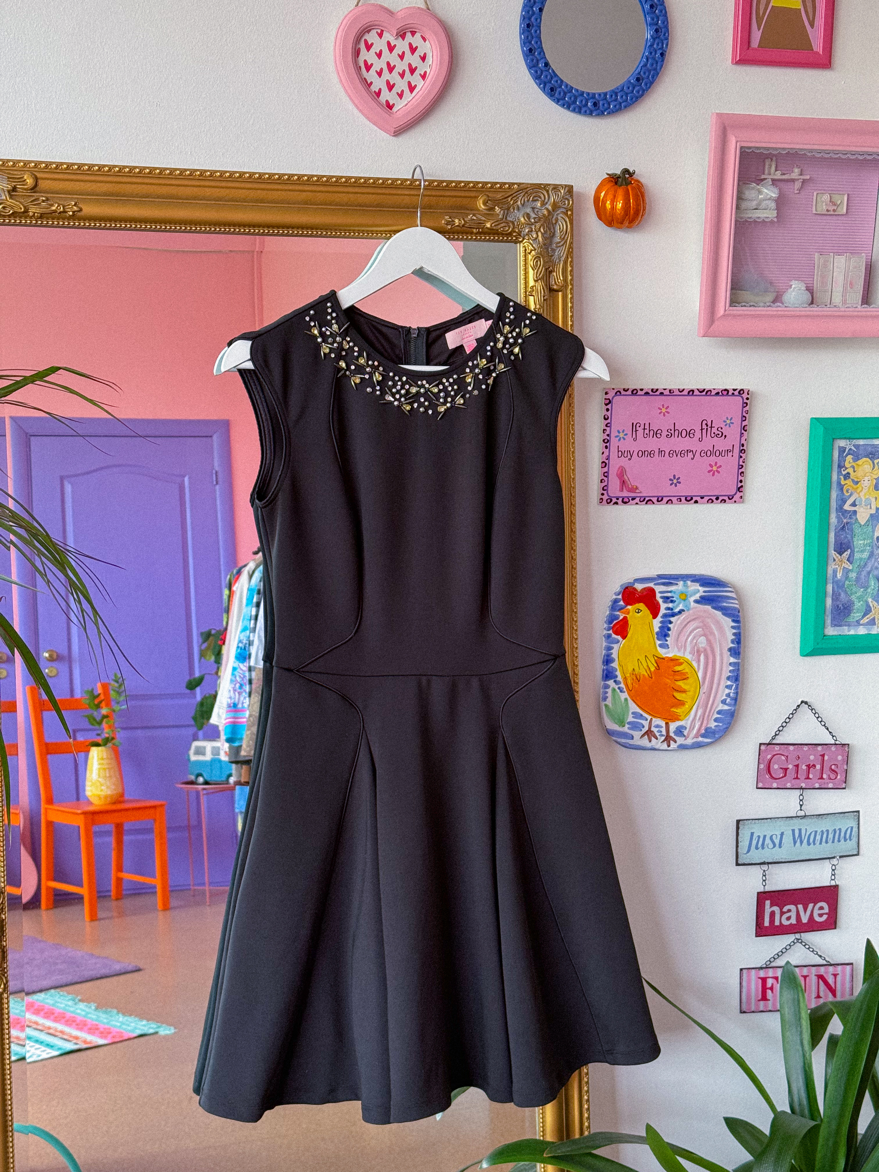 TED BAKER juoda suknelė