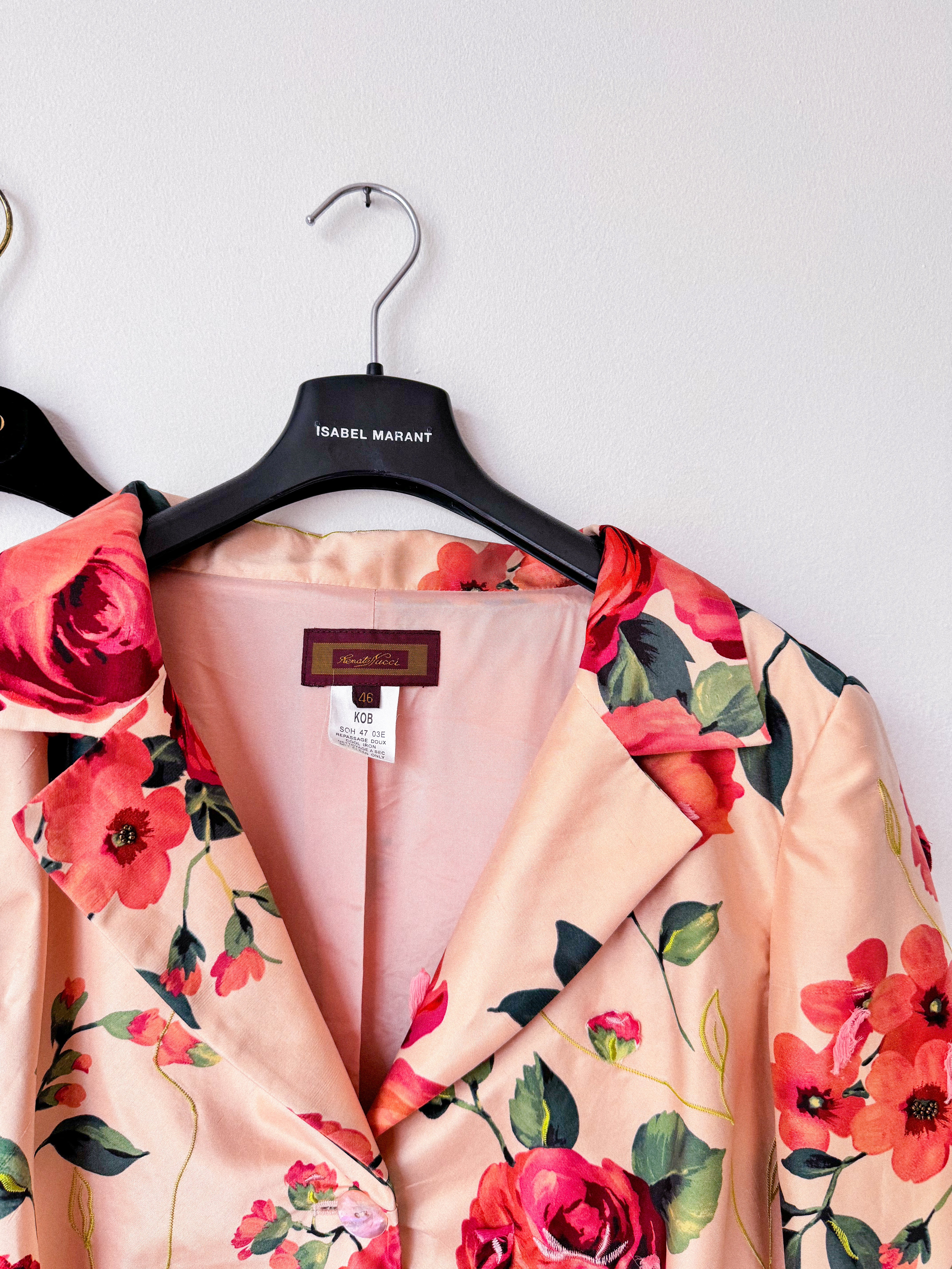 ŠILKINIS vintažinis rožių švarkelis