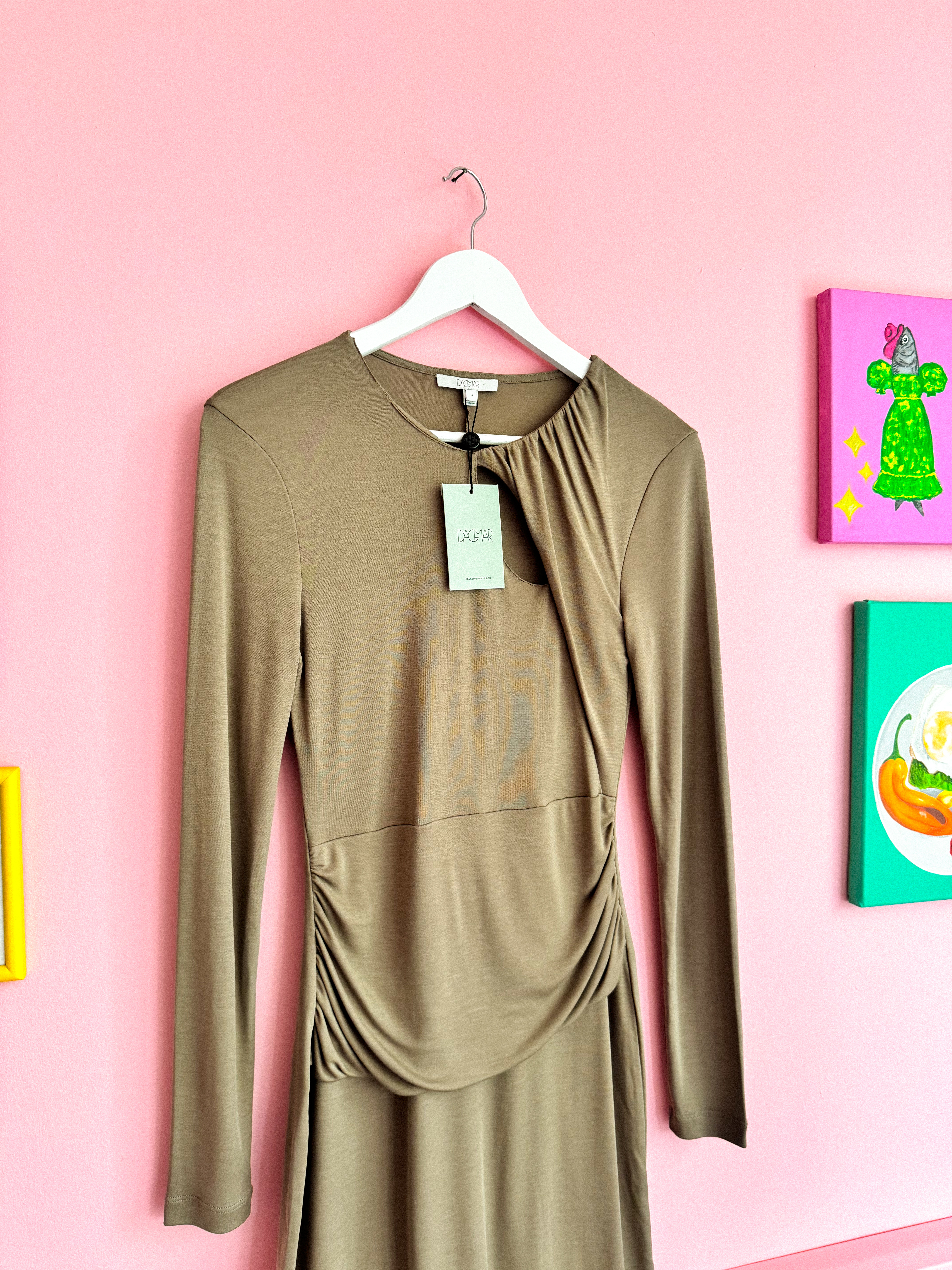 DAGMAR chaki tampri suknelė