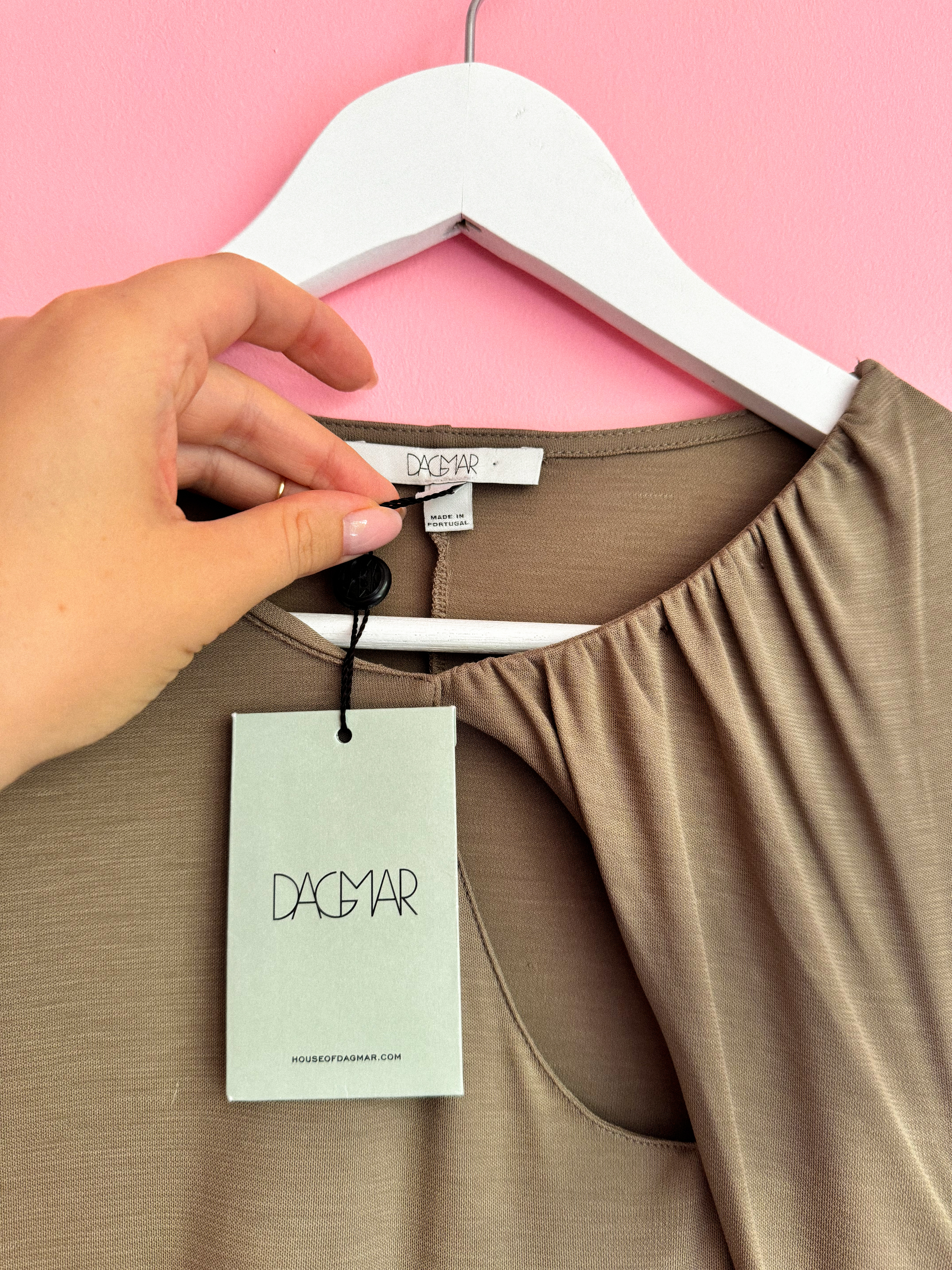 DAGMAR chaki tampri suknelė