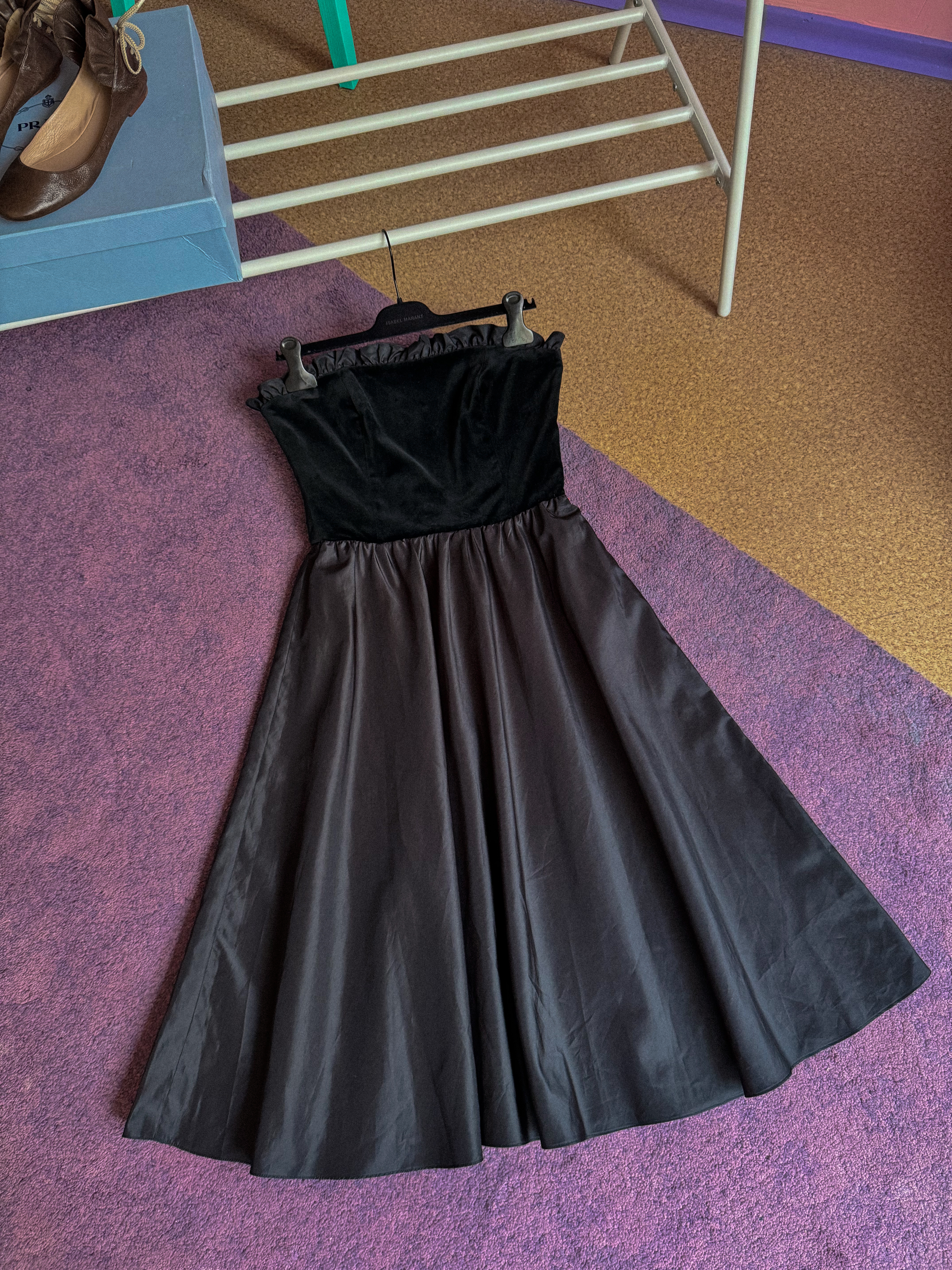 VINTAŽINĖ juoda midi suknelė