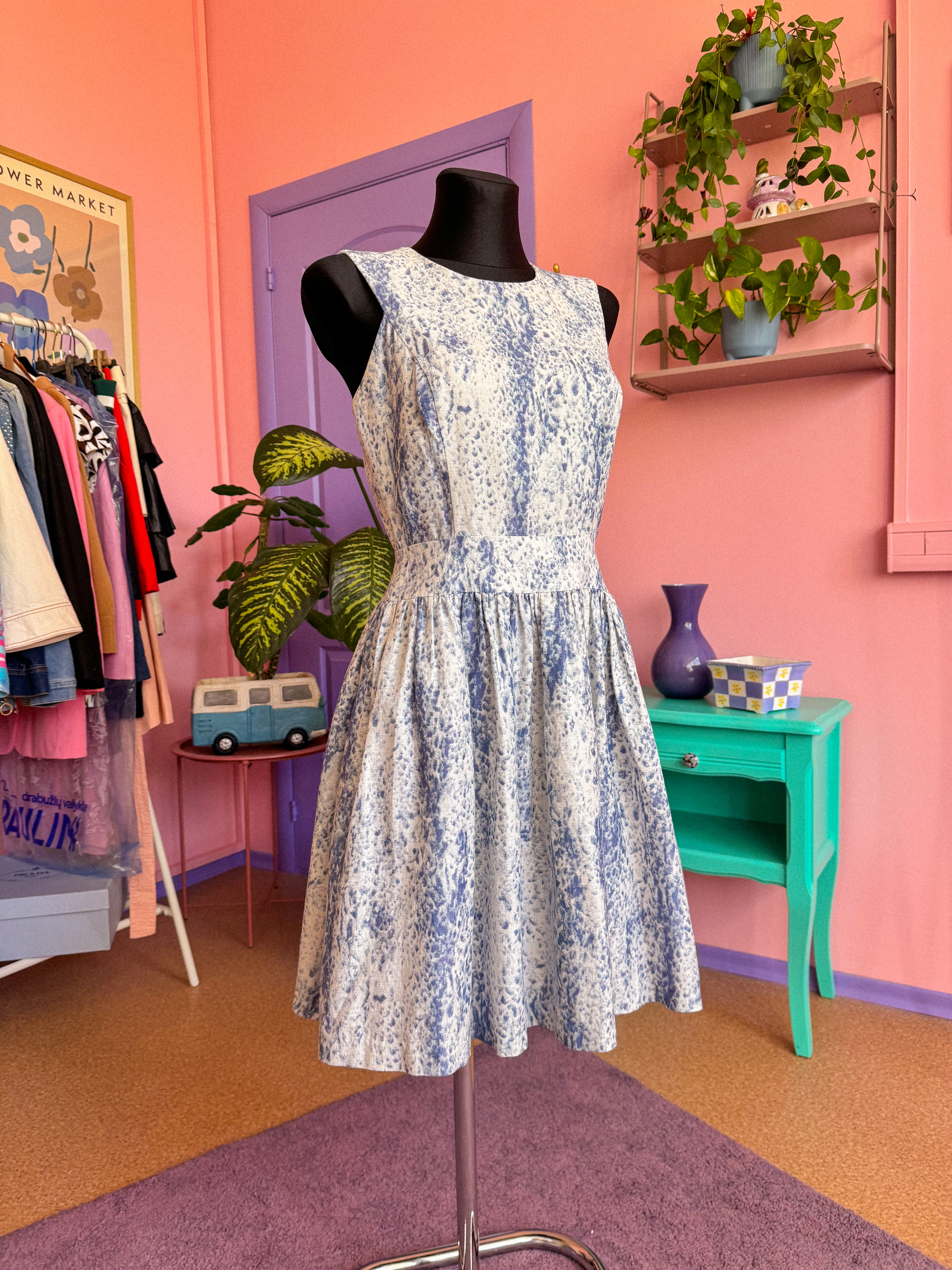 REISS suknelė su šilku