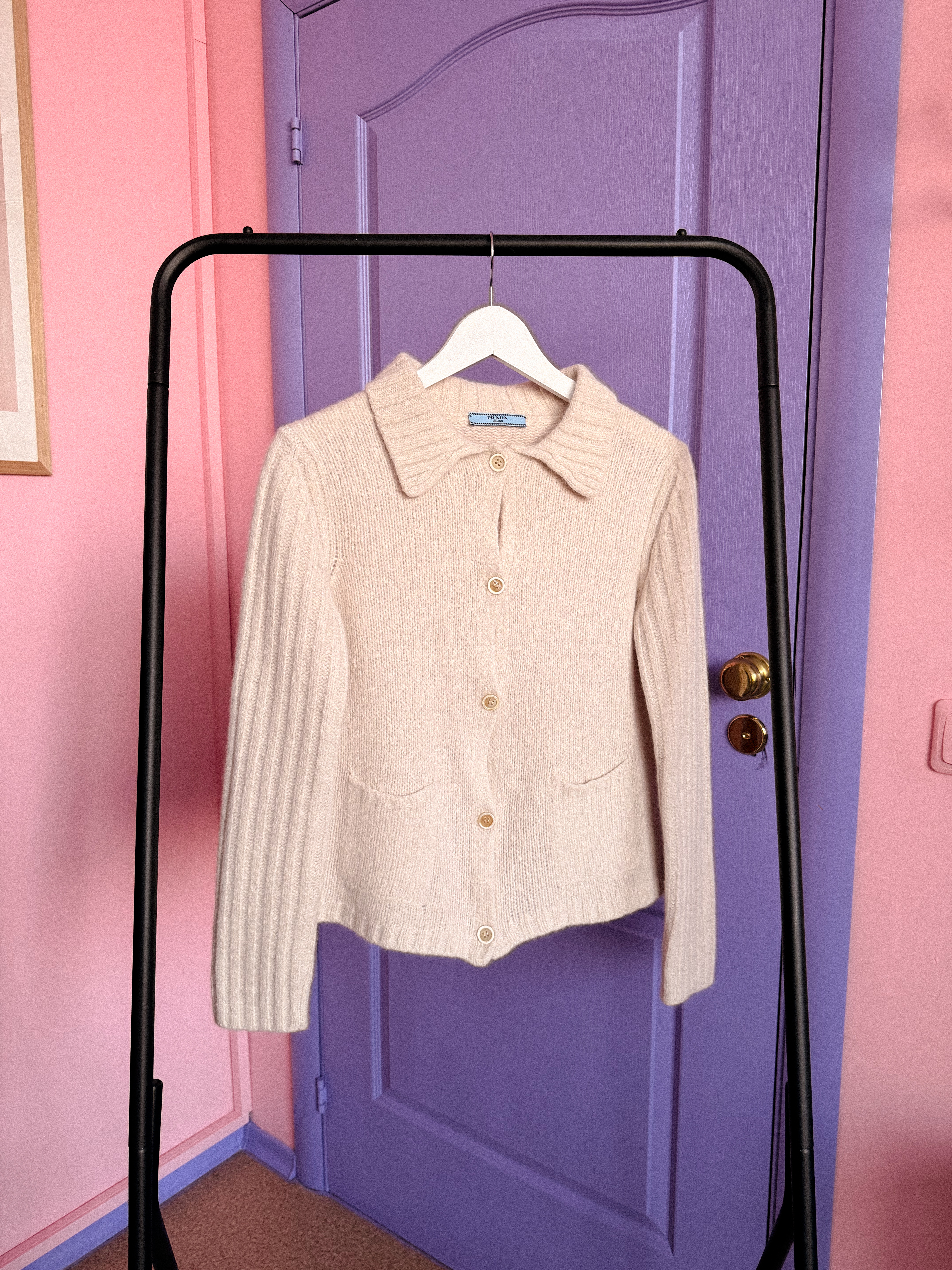 PRADA angoros megztukas