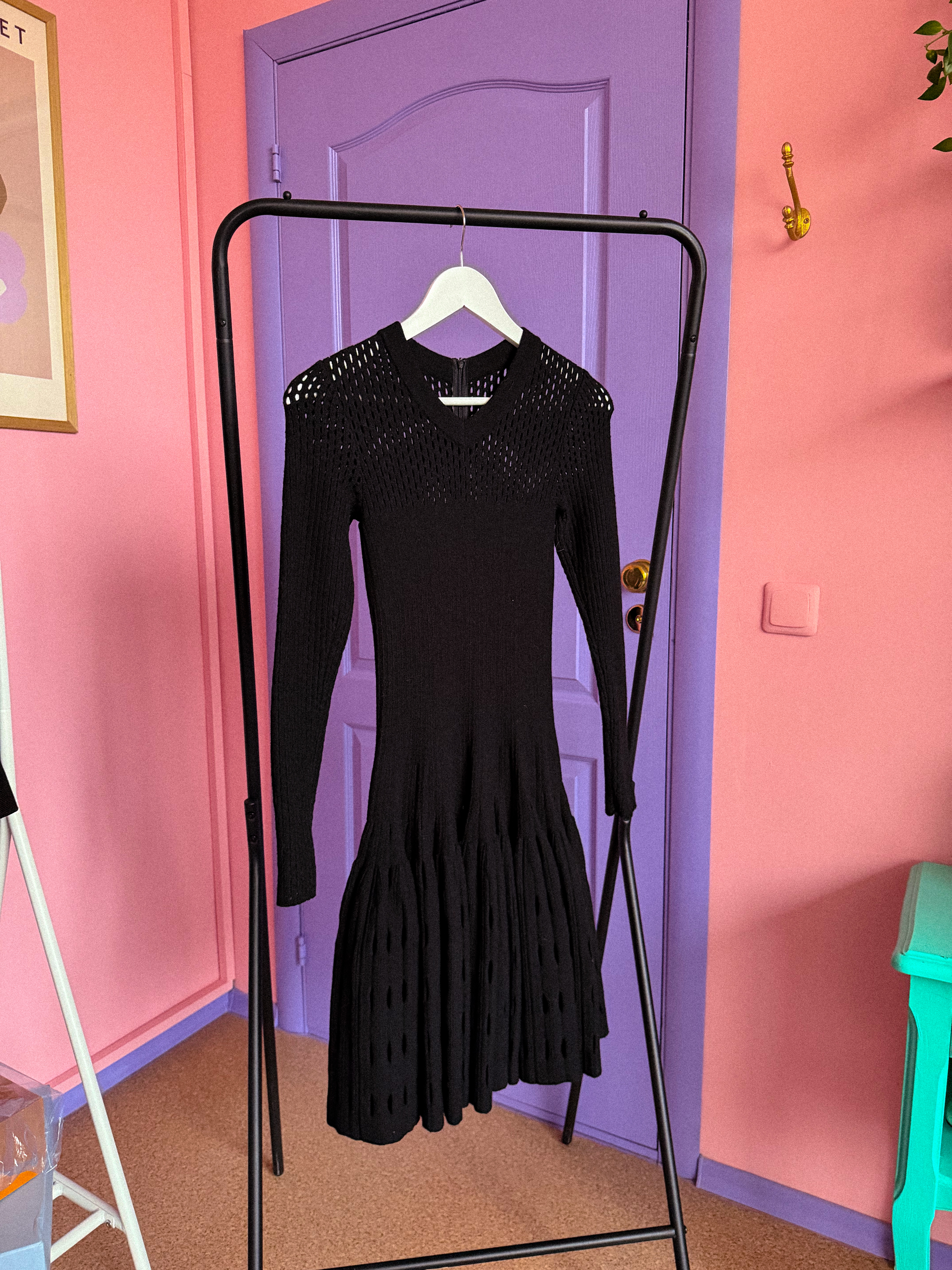 ALAIA juoda megzta suknelė