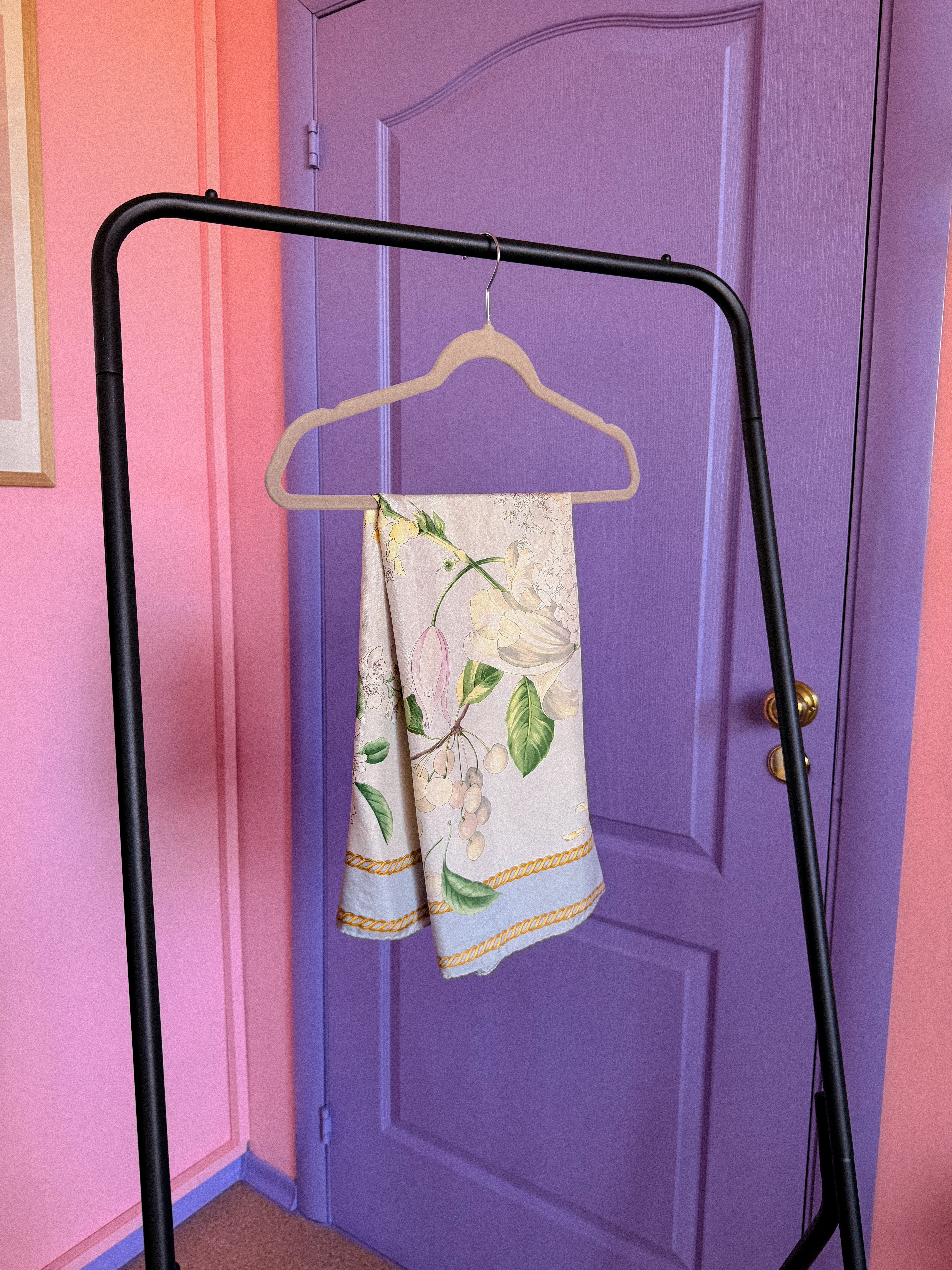 VALENTINO gėlėta skarelė