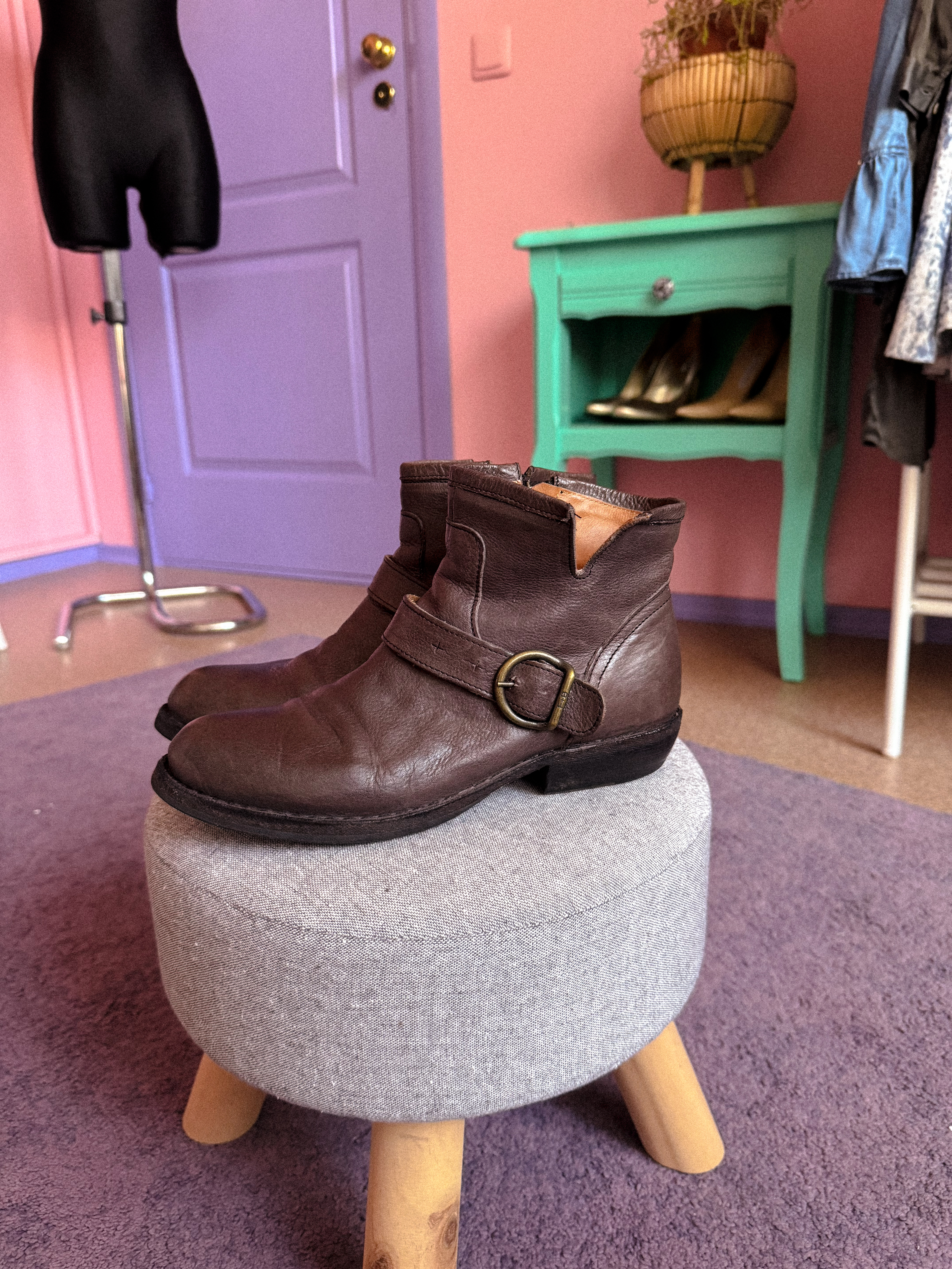 FIORENTINI + BAKER aulinukai