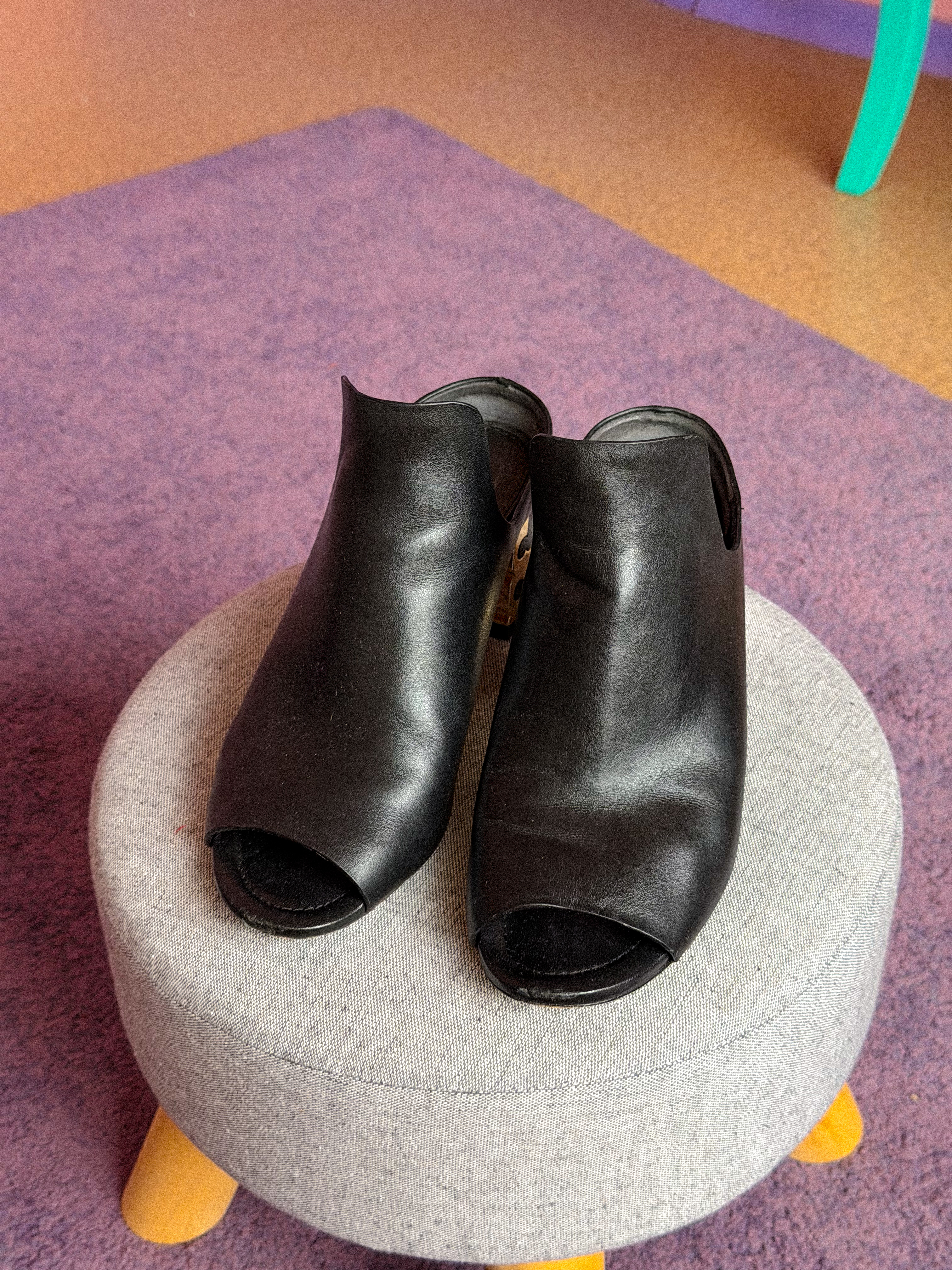 TORY BURCH odinės klumpės