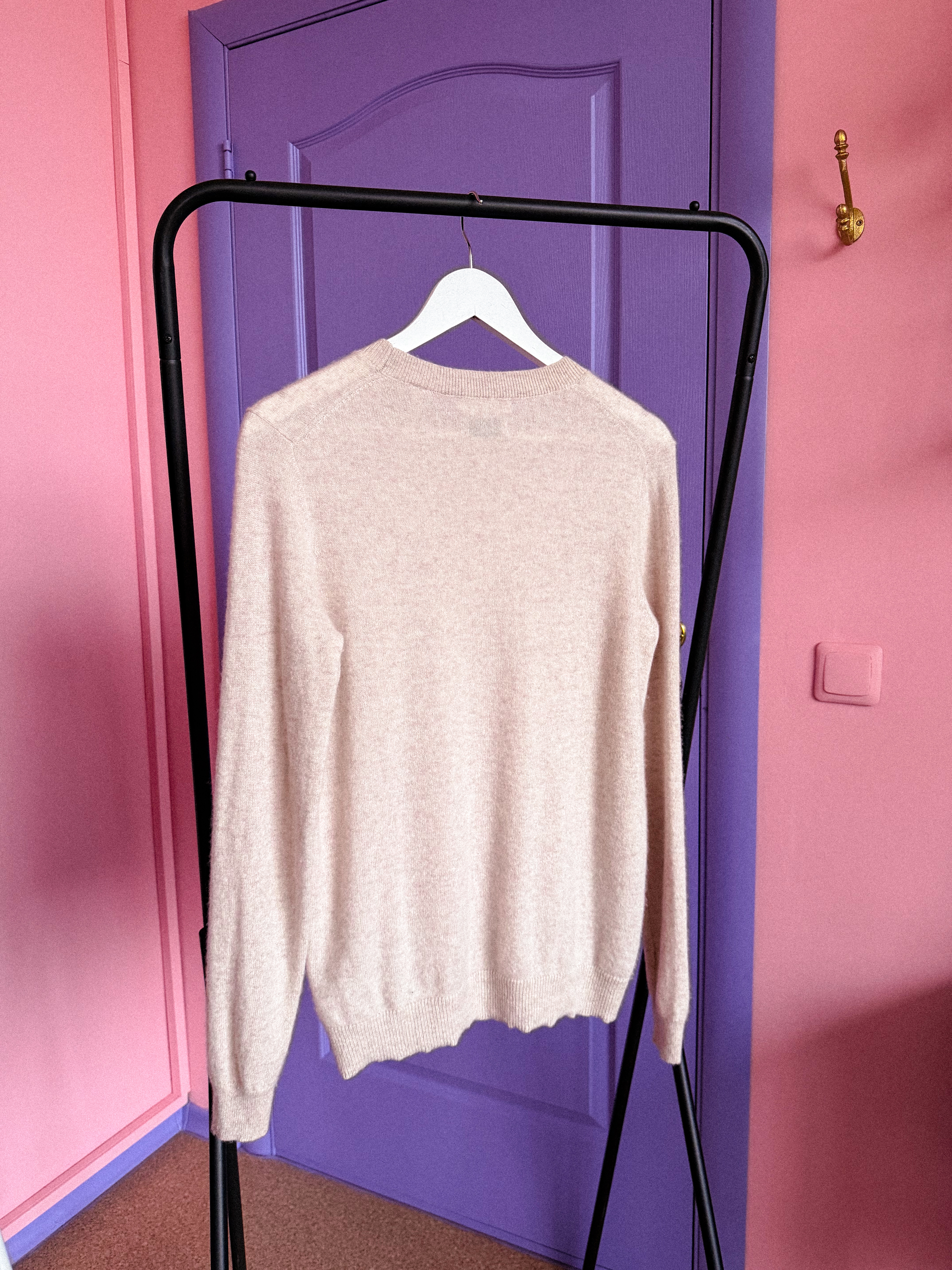 KAŠMYRINIS kreminis megztinis