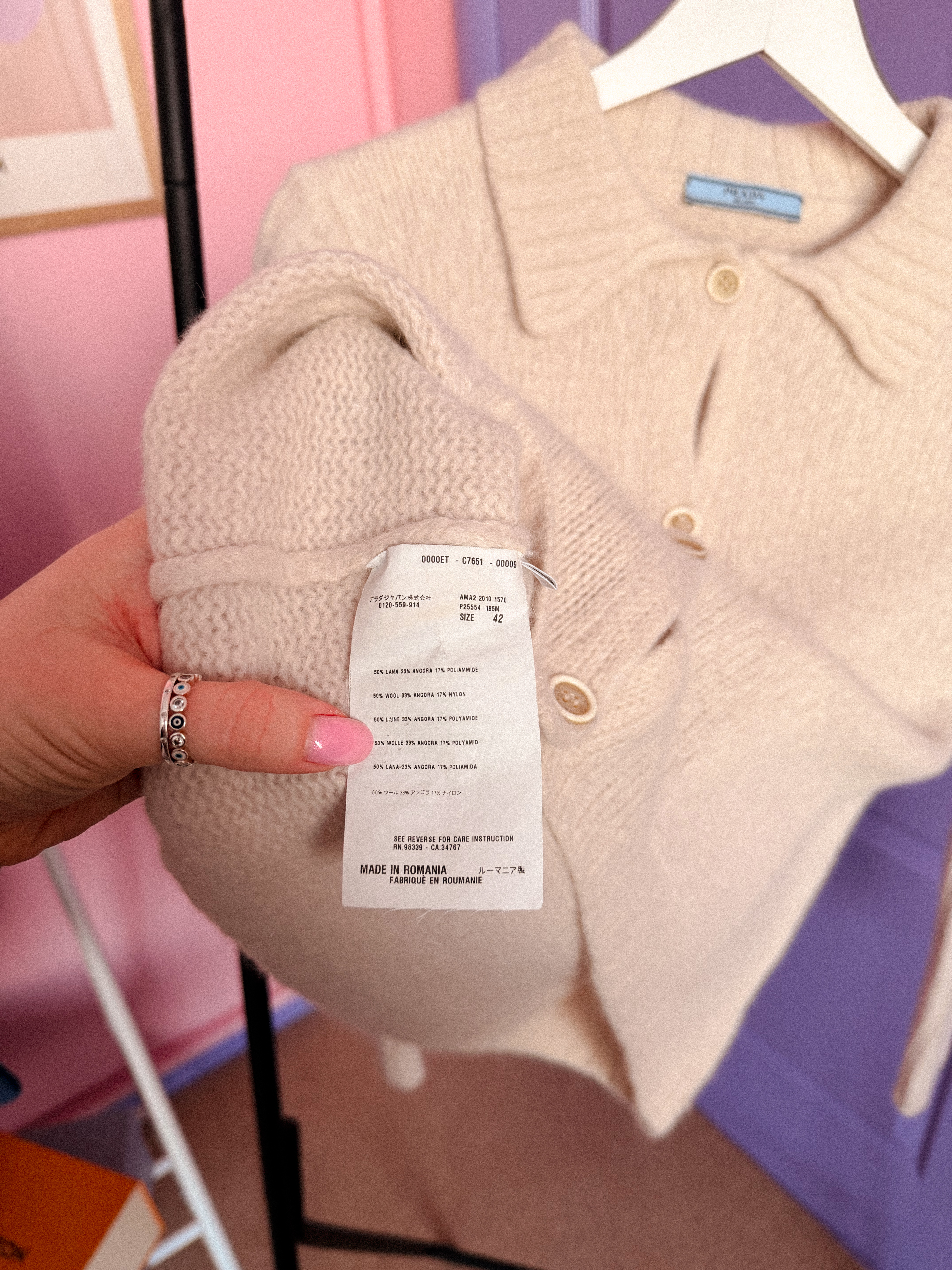 PRADA angoros megztukas