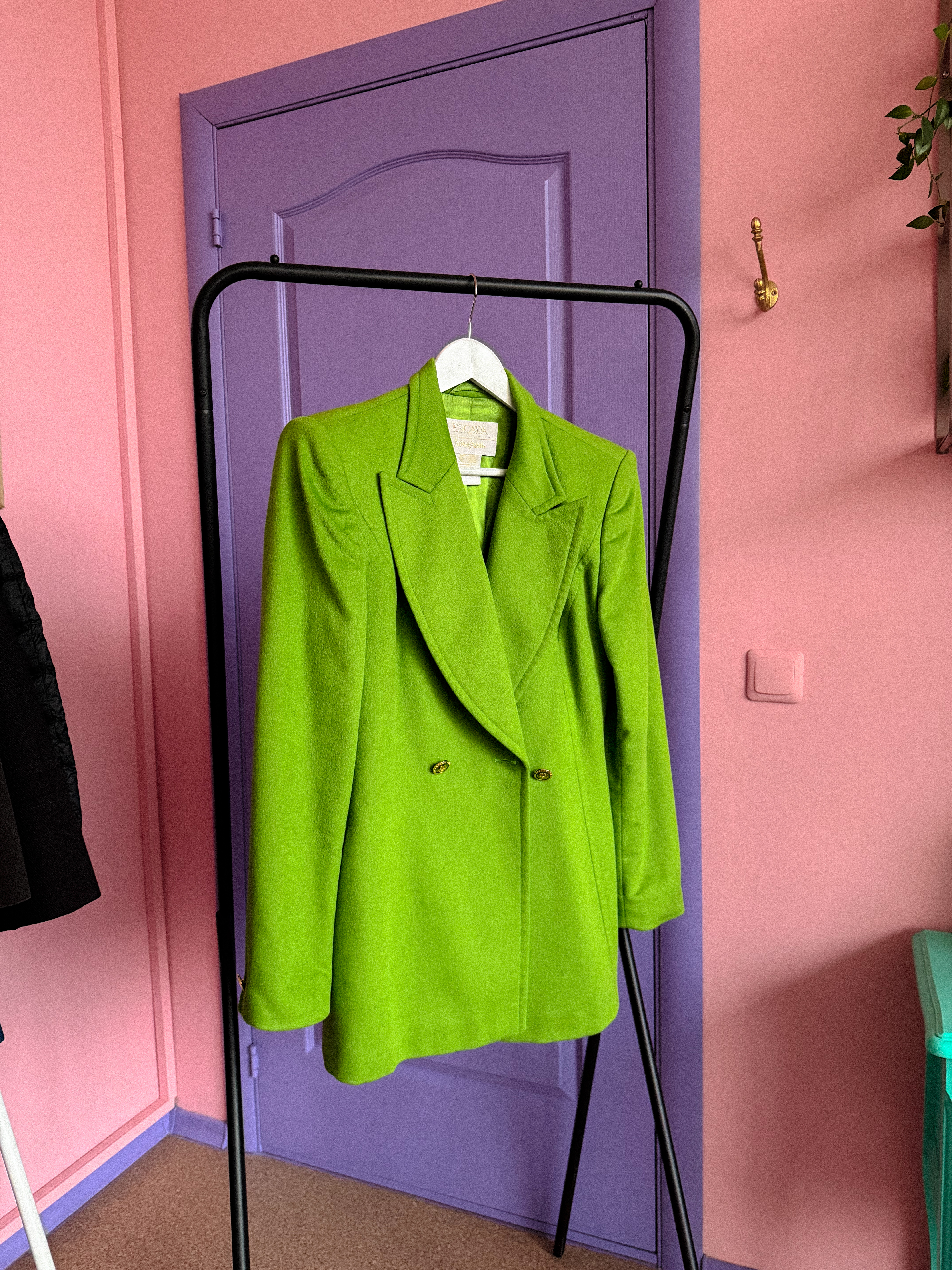 ESCADA žalias ypatingas švarkas