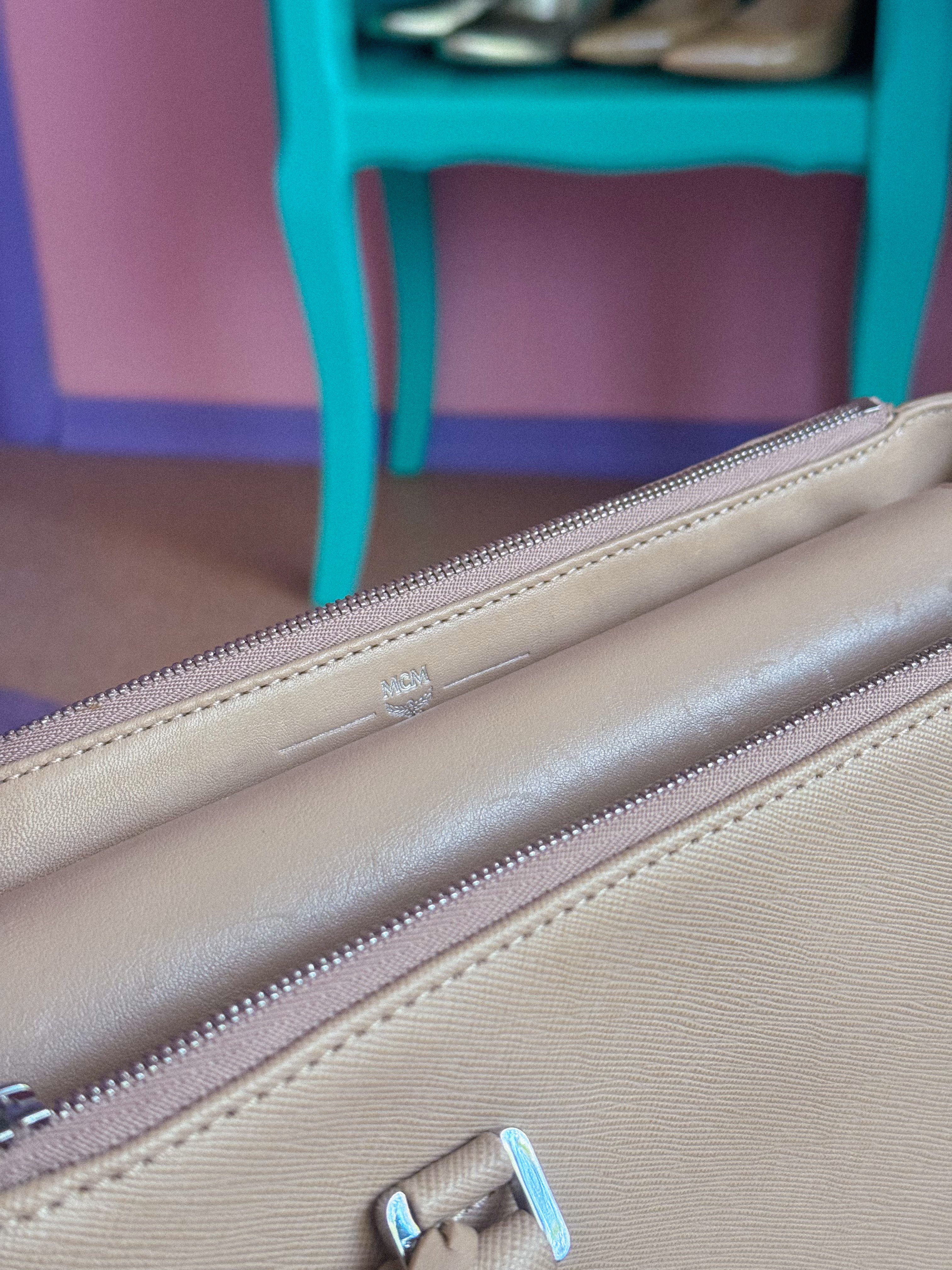 MCM prabangi kreminė rankinė