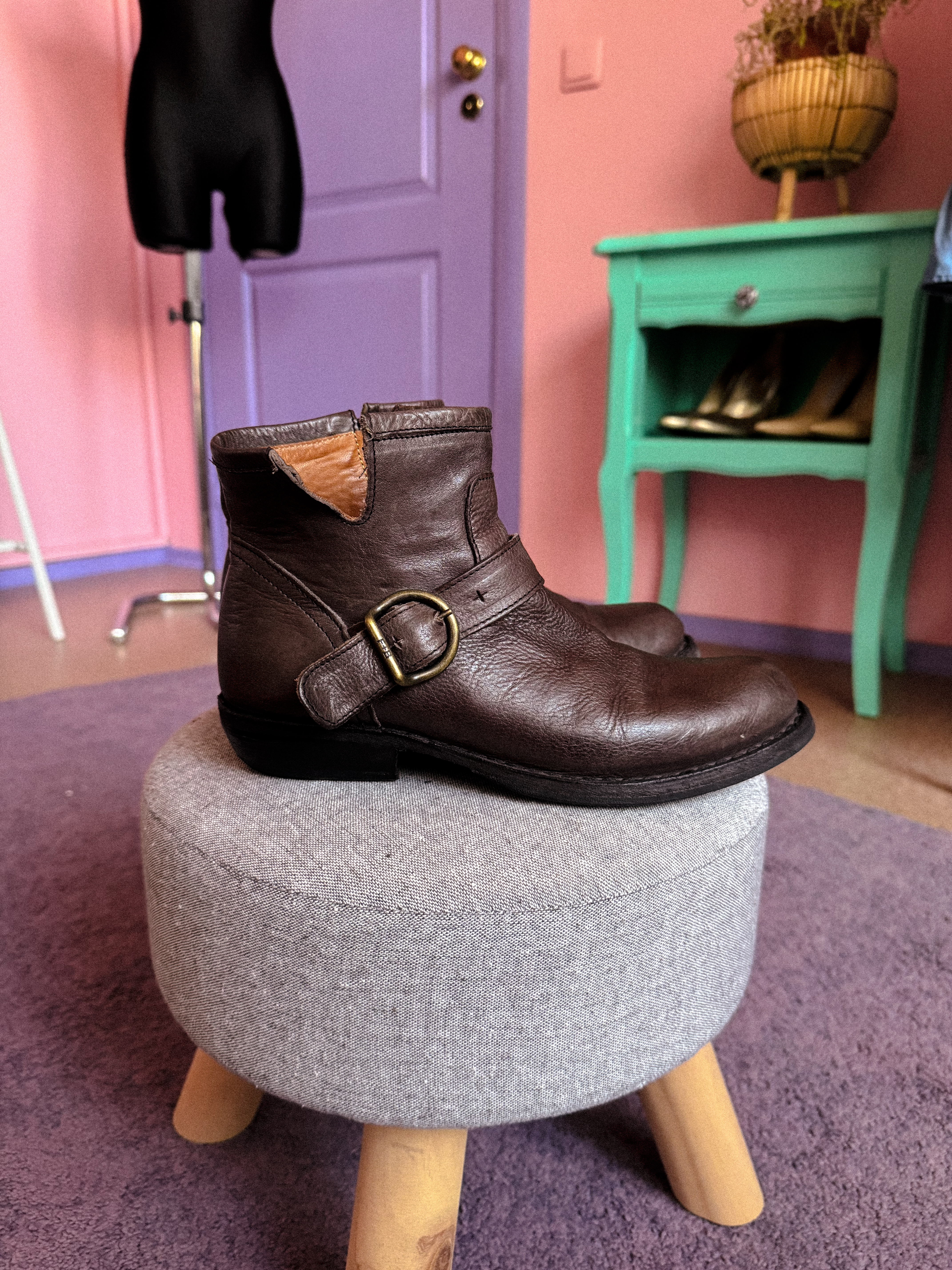 FIORENTINI + BAKER aulinukai